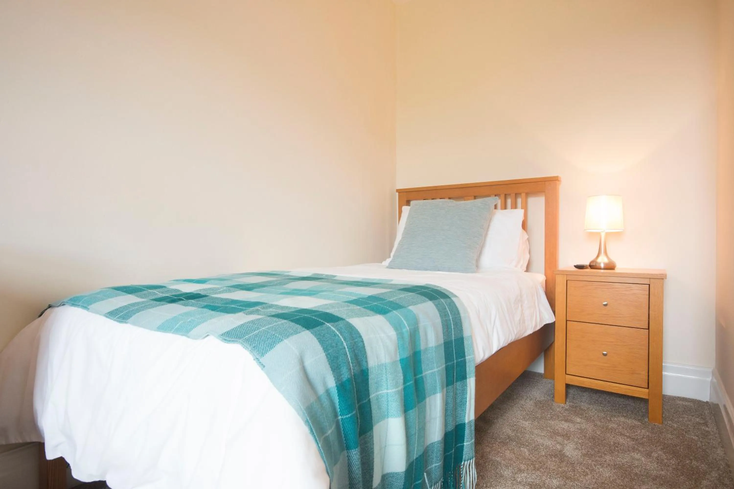 Bedroom, Bed in Stanley Lodge Farmhouse