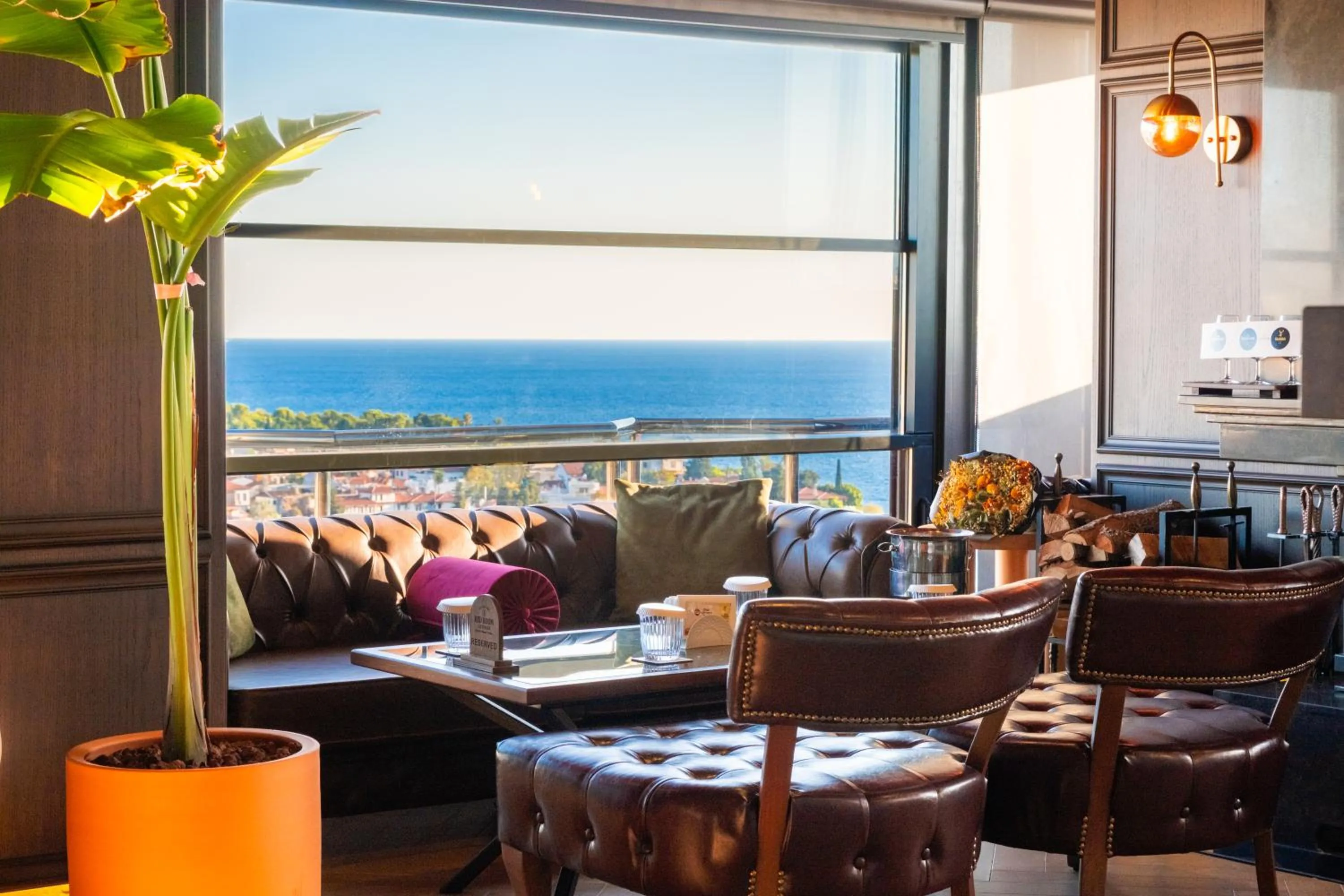 Lounge or bar in Best Western Plus Khan Hotel