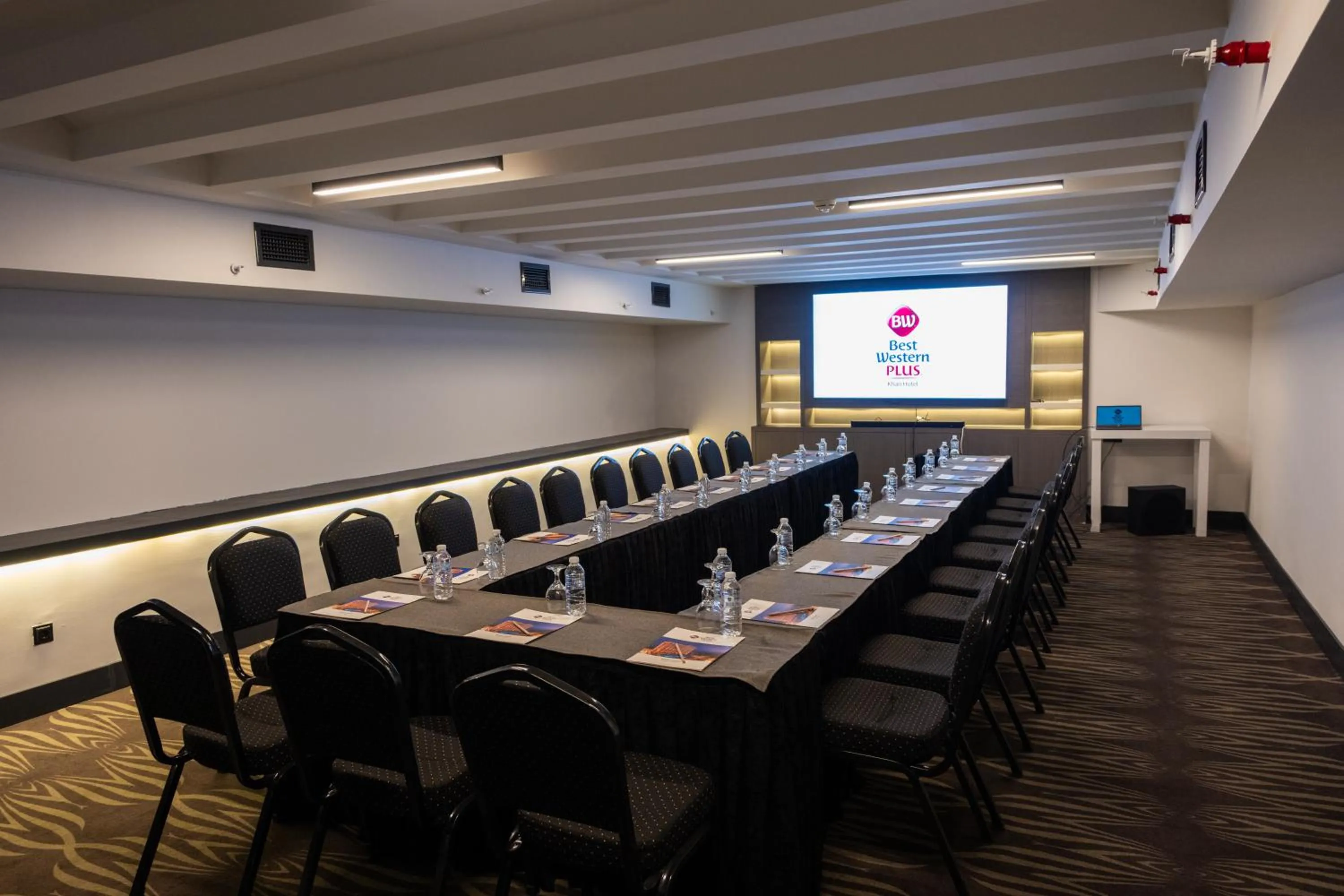 Meeting/conference room in Best Western Plus Khan Hotel