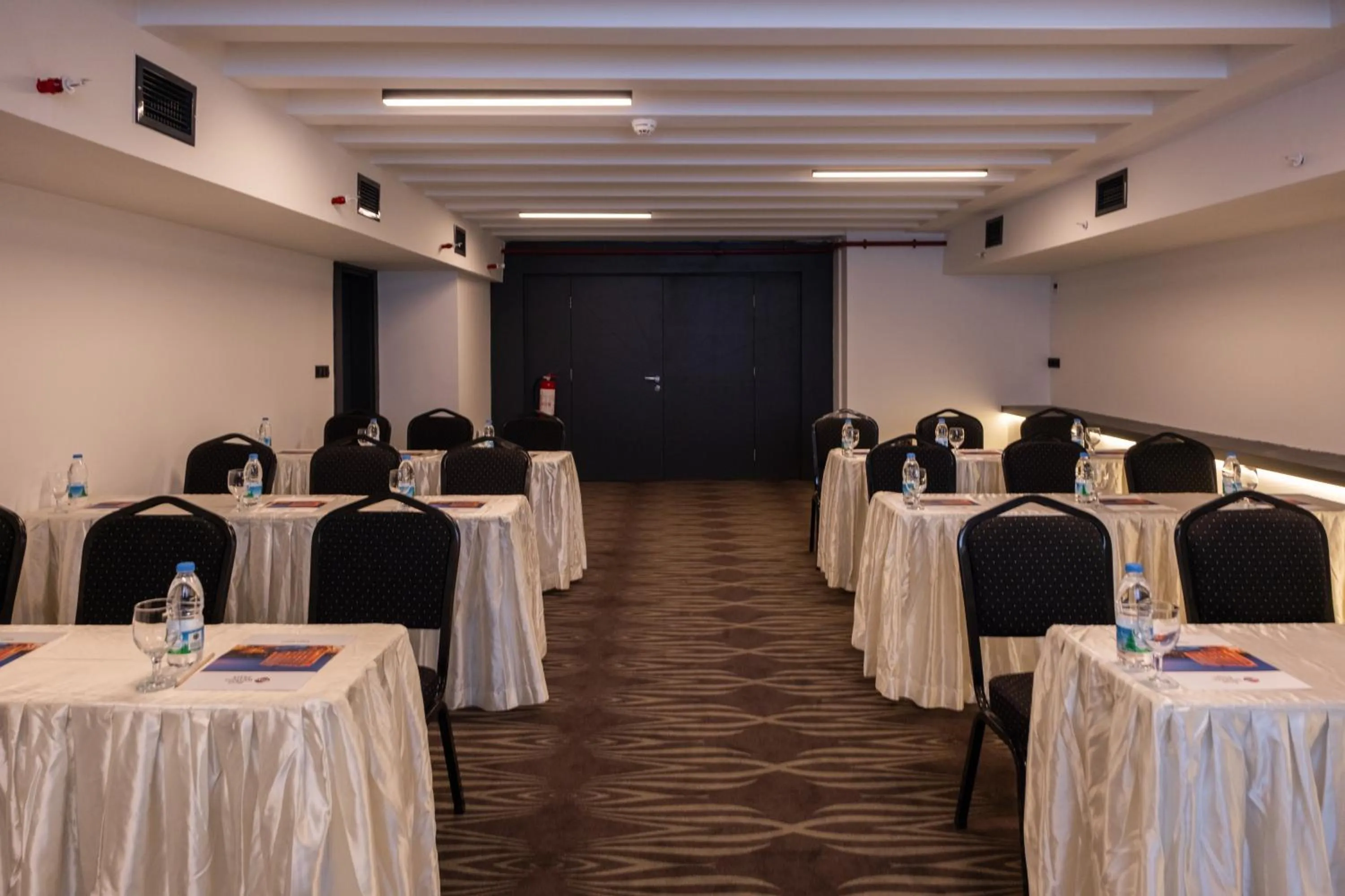 Meeting/conference room in Best Western Plus Khan Hotel
