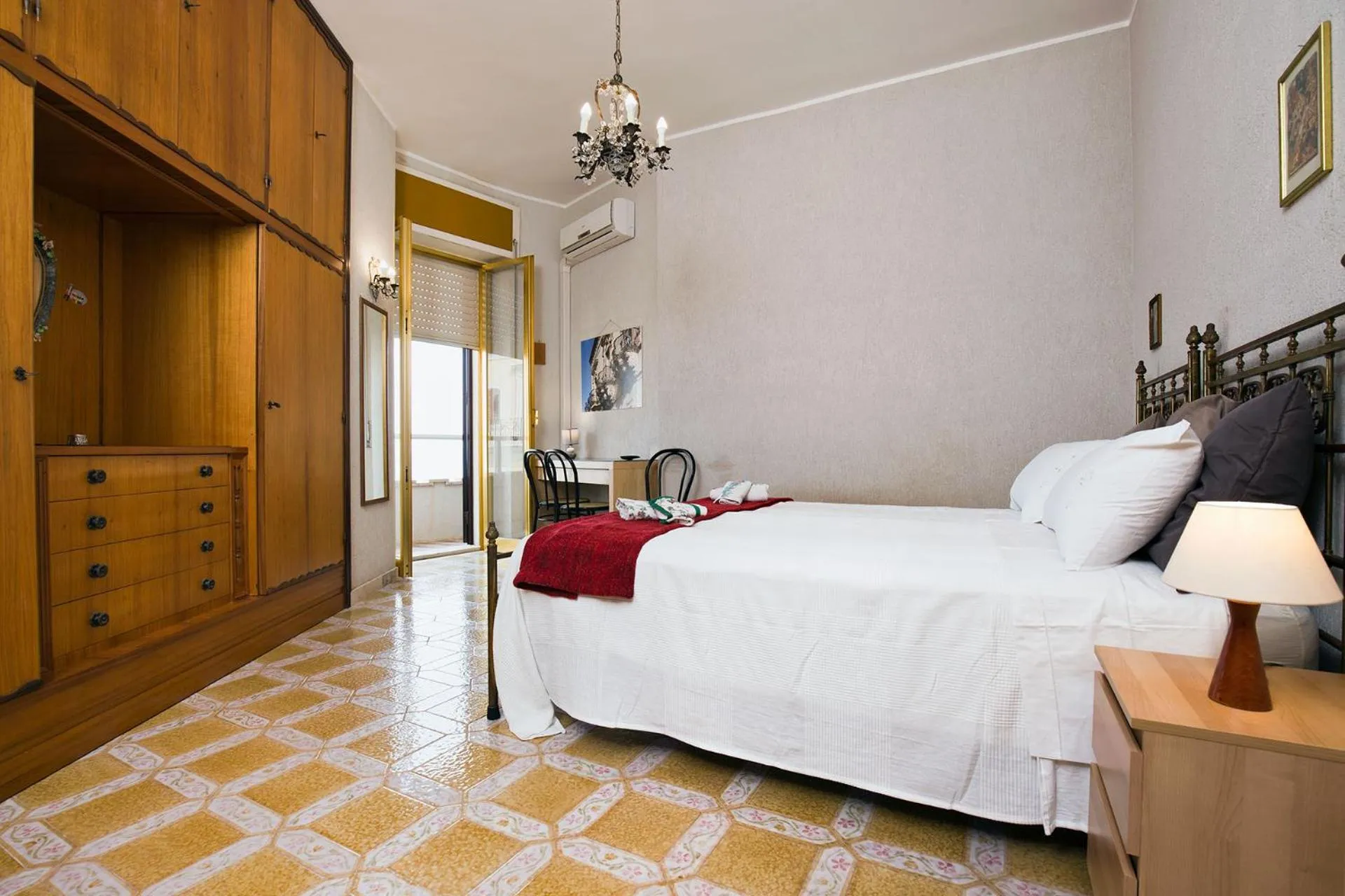 Bedroom, Bed in L'Onda