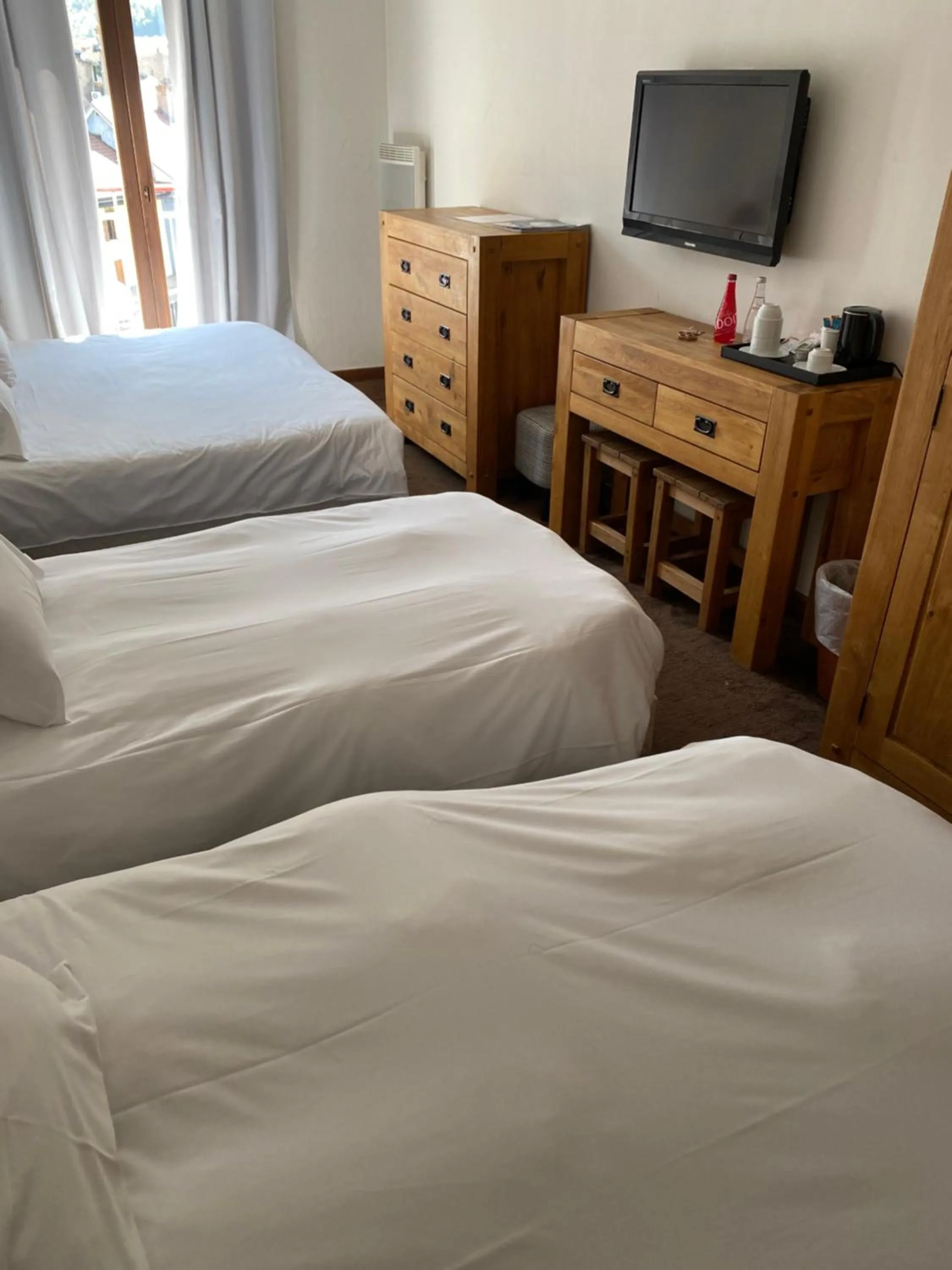 Bedroom, Bed in Auberge de Savoie