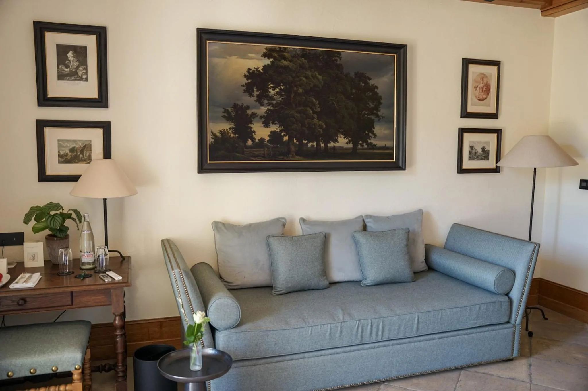Bedroom in Hostellerie De Levernois
