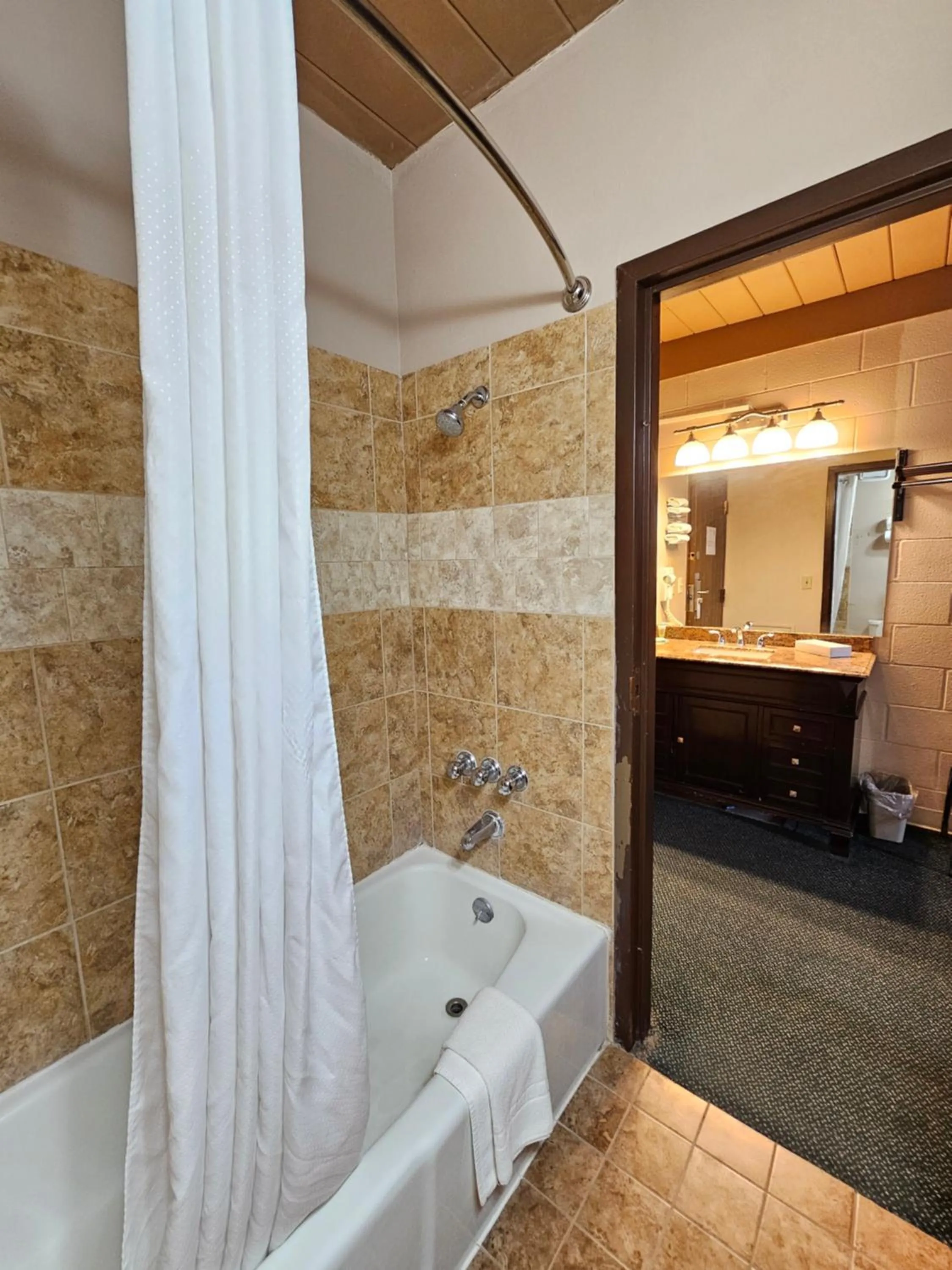 Shower in 1st Choice Inn of Rawlins