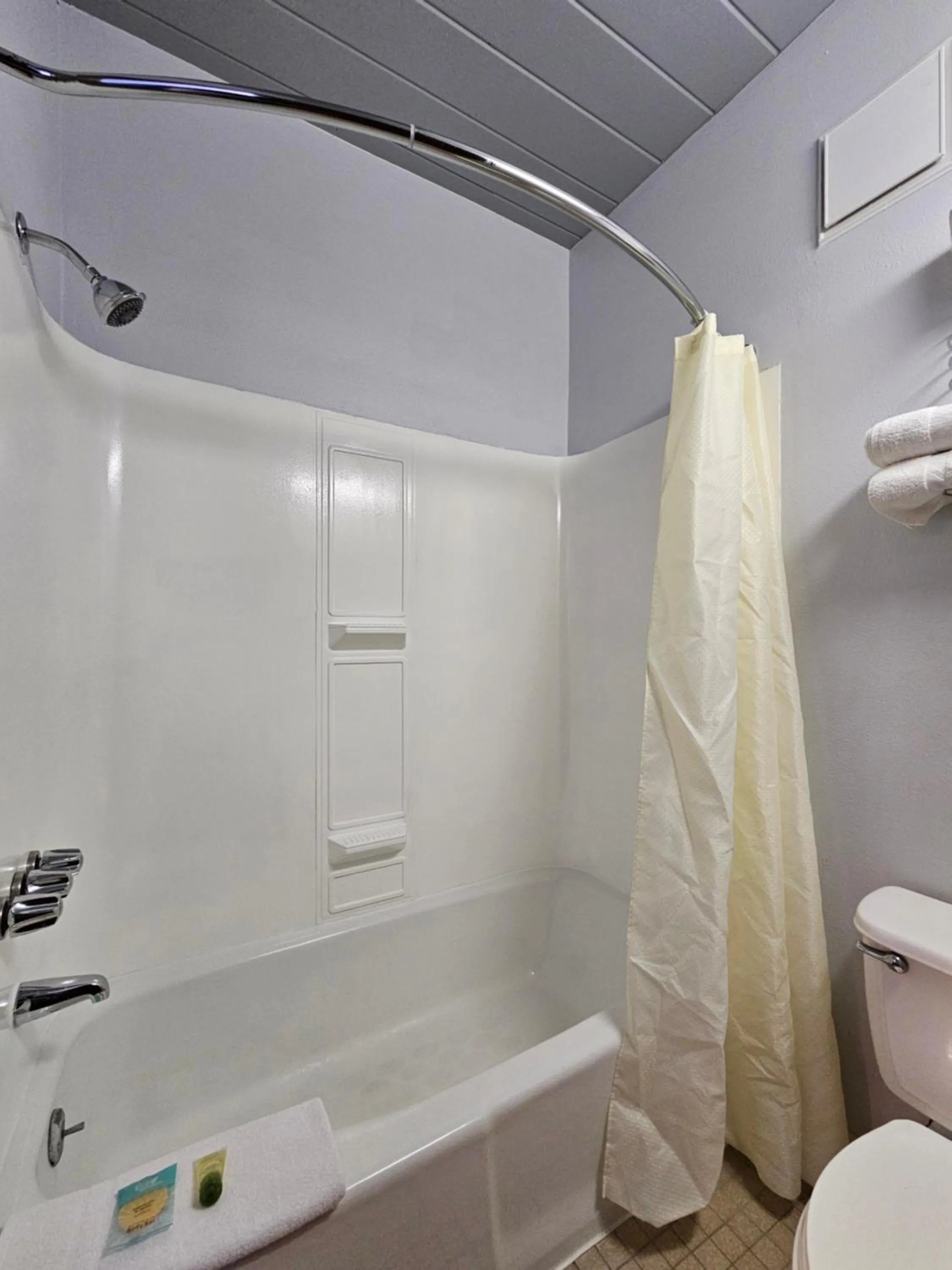 Shower in 1st Choice Inn of Rawlins