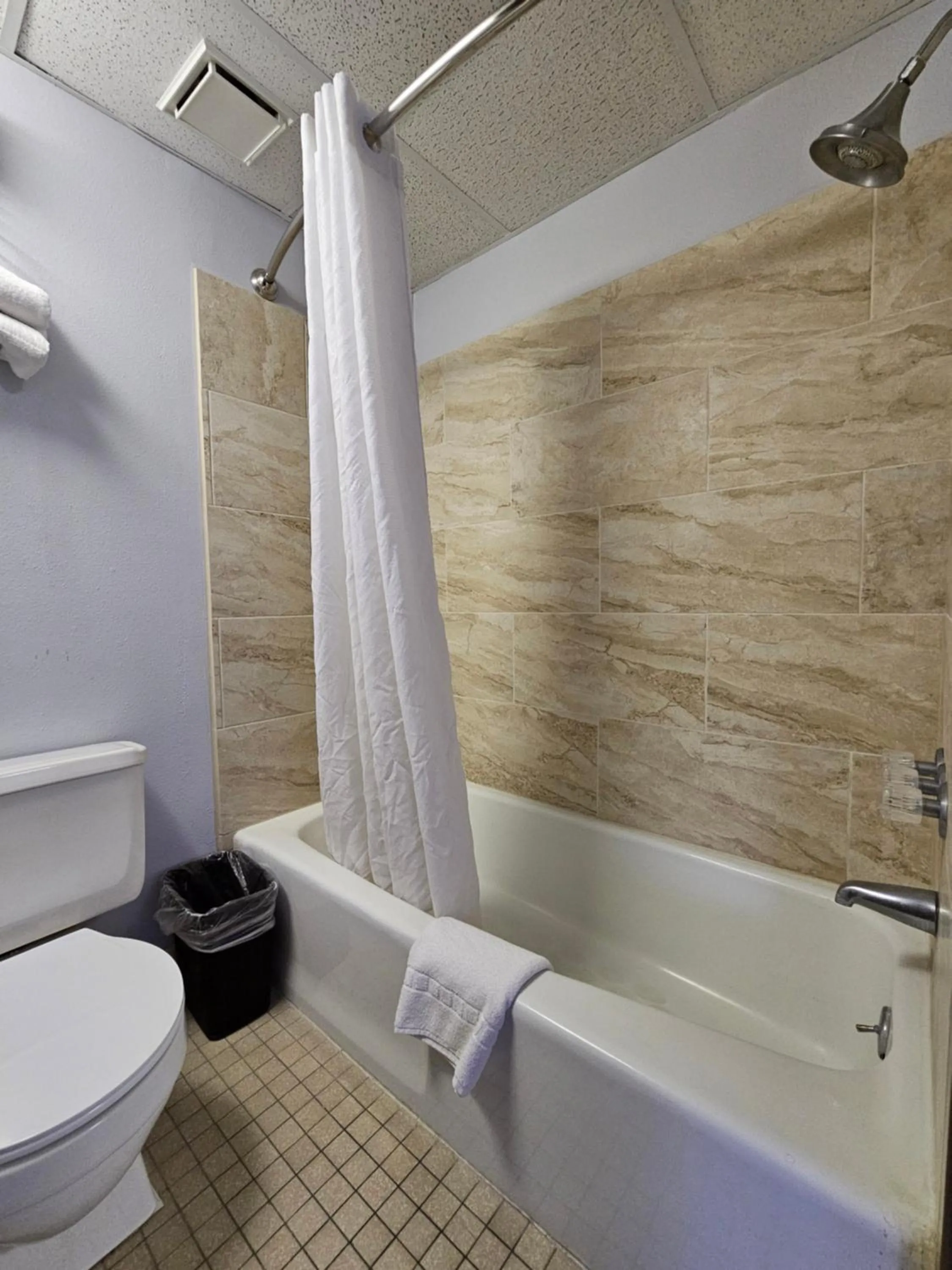 Shower in 1st Choice Inn of Rawlins