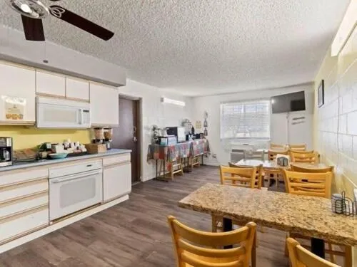 Breakfast in 1st Choice Inn Rawlins