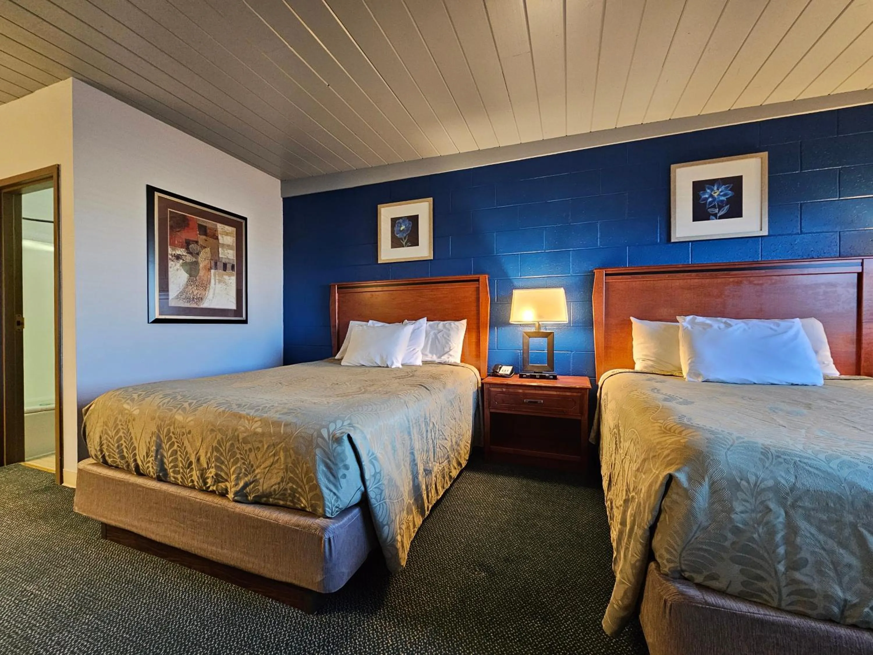 Bedroom, Bed in 1st Choice Inn of Rawlins