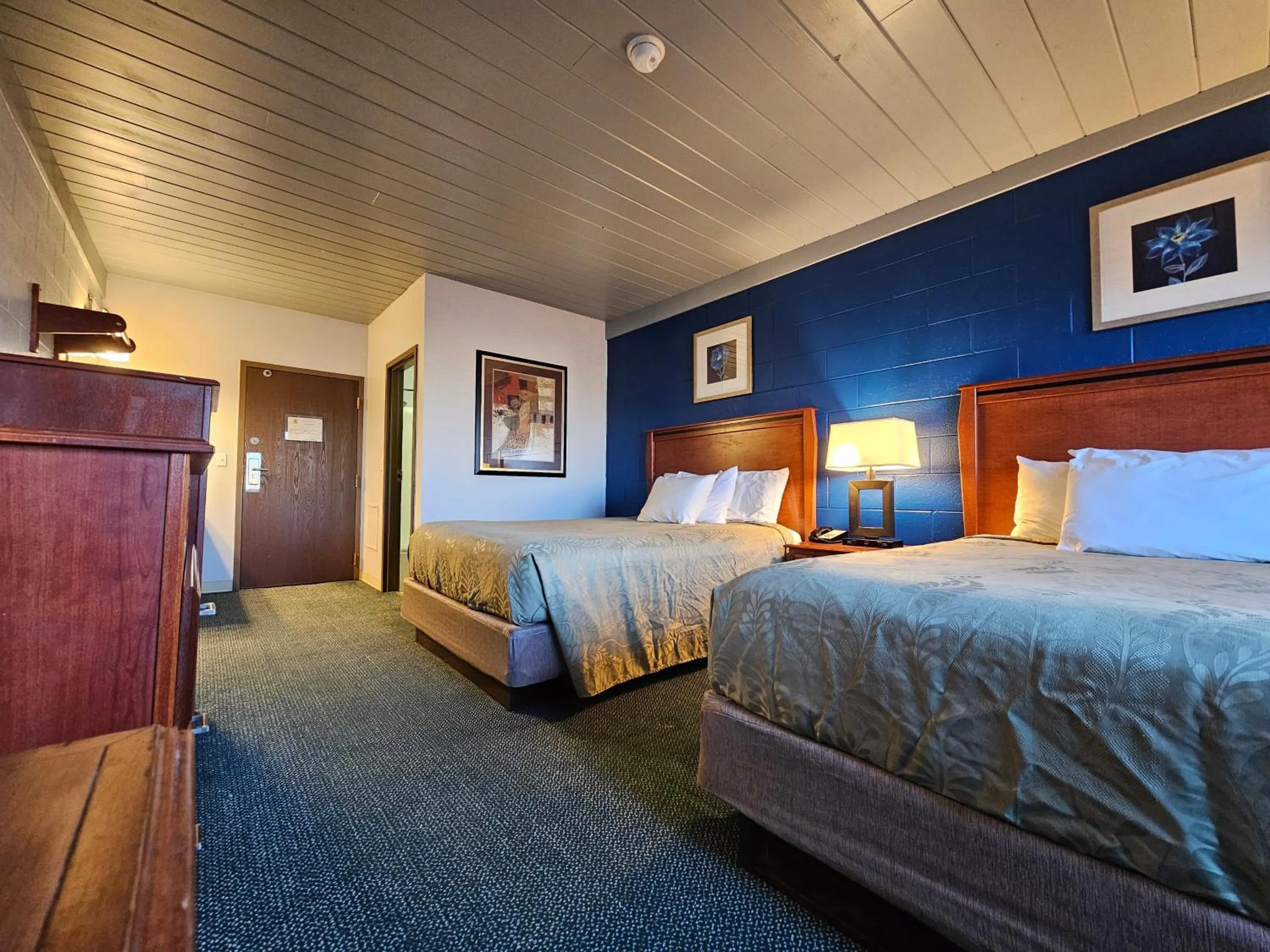 Bedroom, Bed in 1st Choice Inn of Rawlins