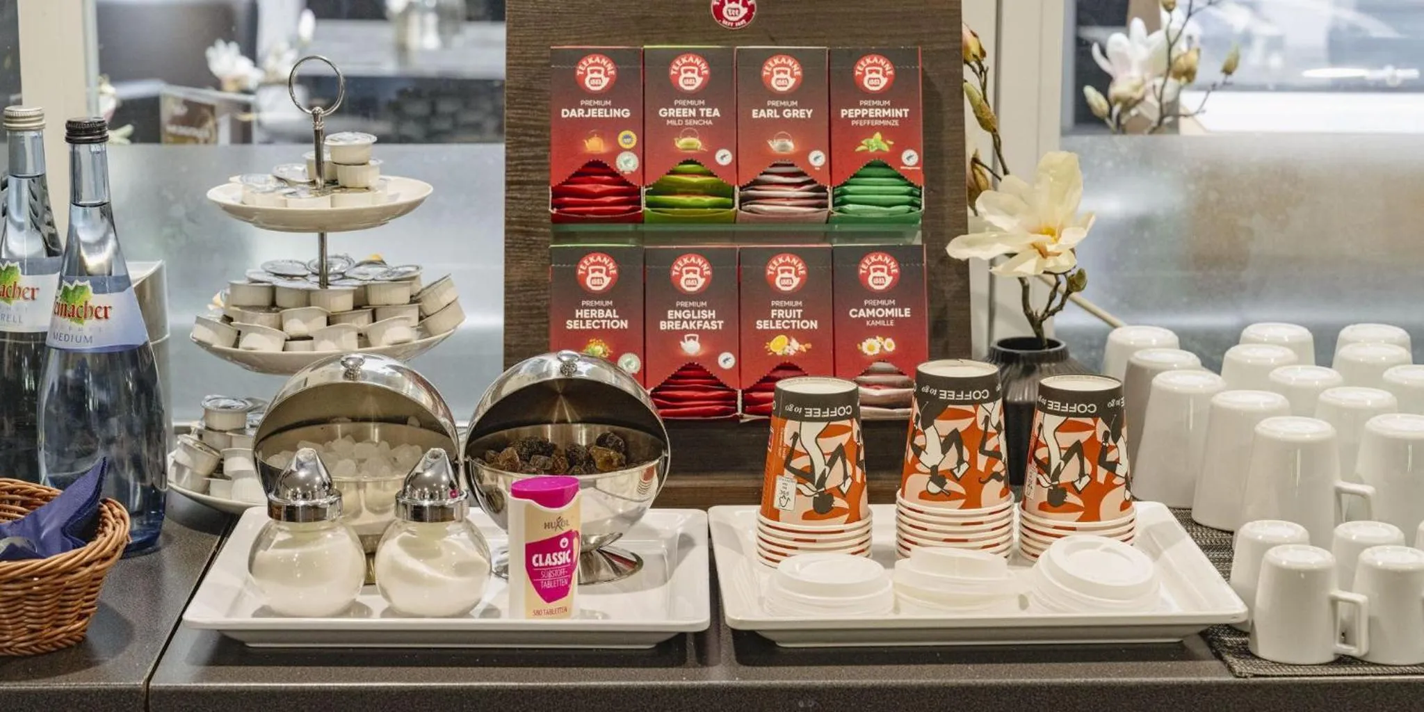 Coffee/tea facilities in PLAZA INN Stuttgart Airport Messe