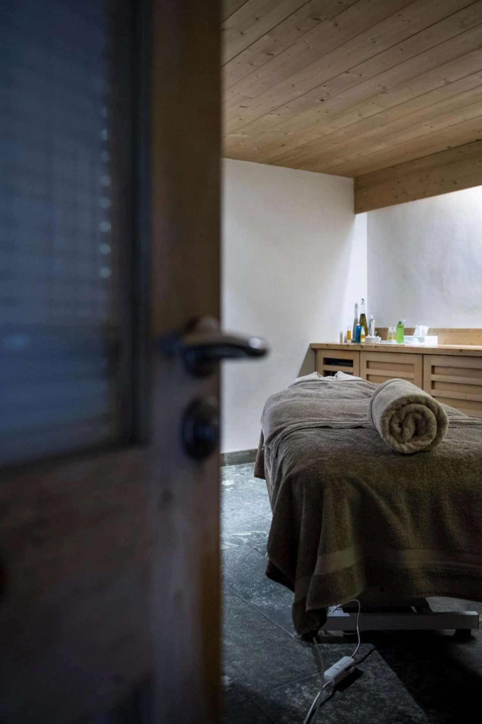 Massage, Bed in Flocons de Sel - Relais & Chateaux
