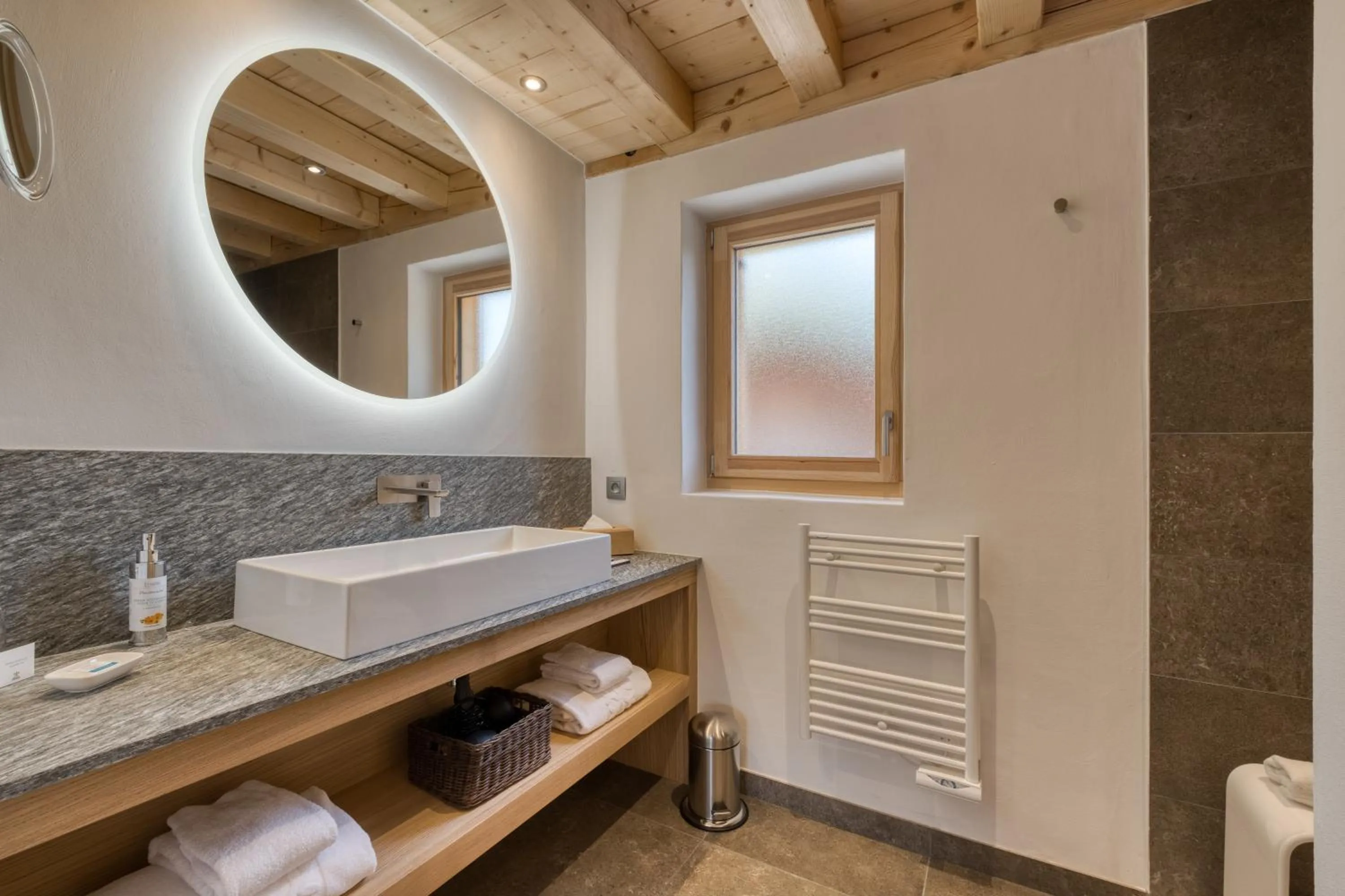 Bathroom in Flocons de Sel - Relais & Chateaux