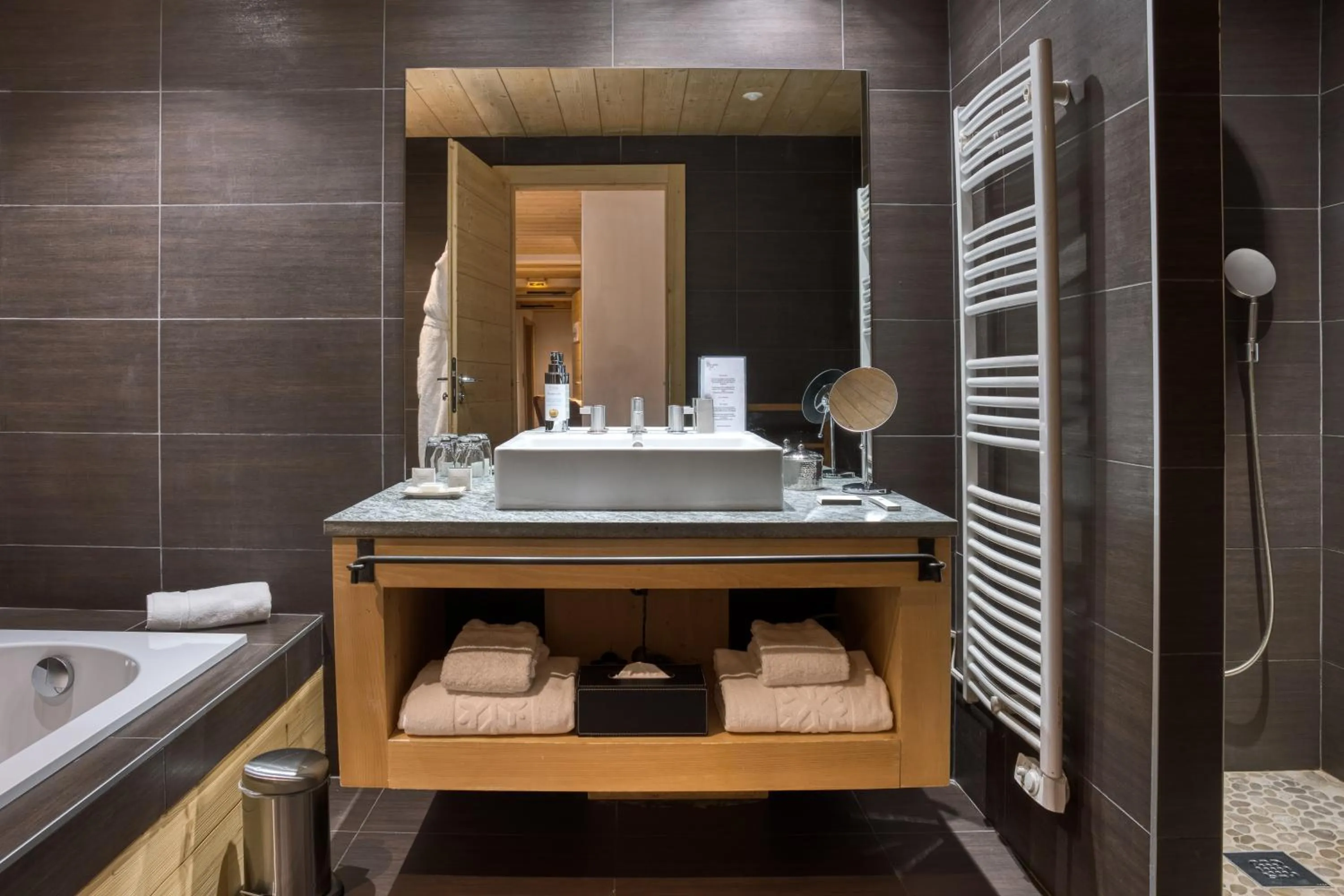 Bathroom in Flocons de Sel - Relais & Chateaux