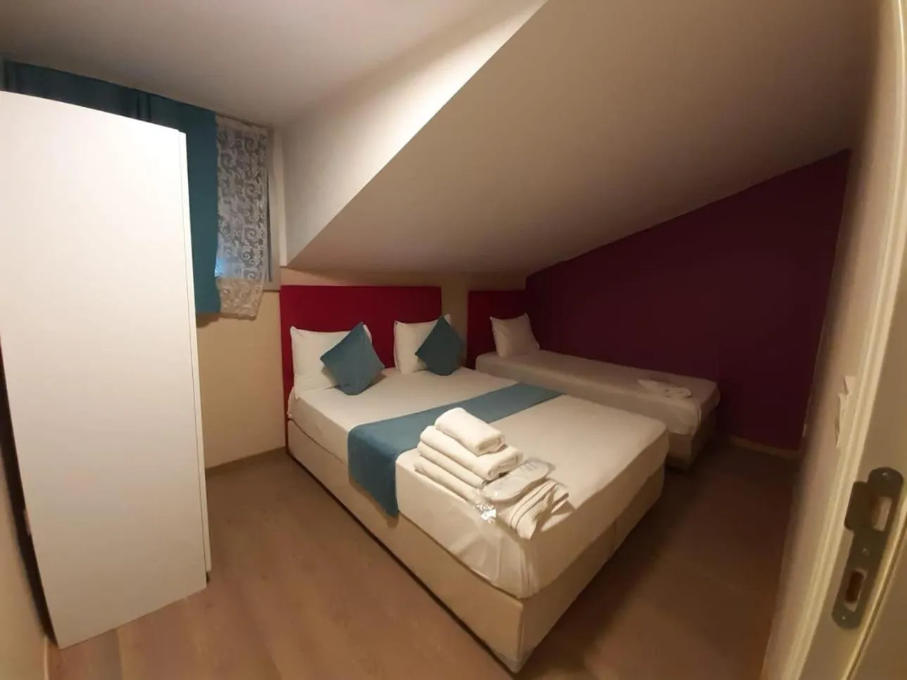 Bedroom, Bed in 216 Turkuaz Suit