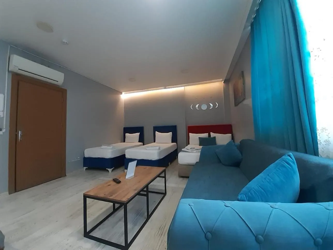 Bed in 216 Turkuaz Suit