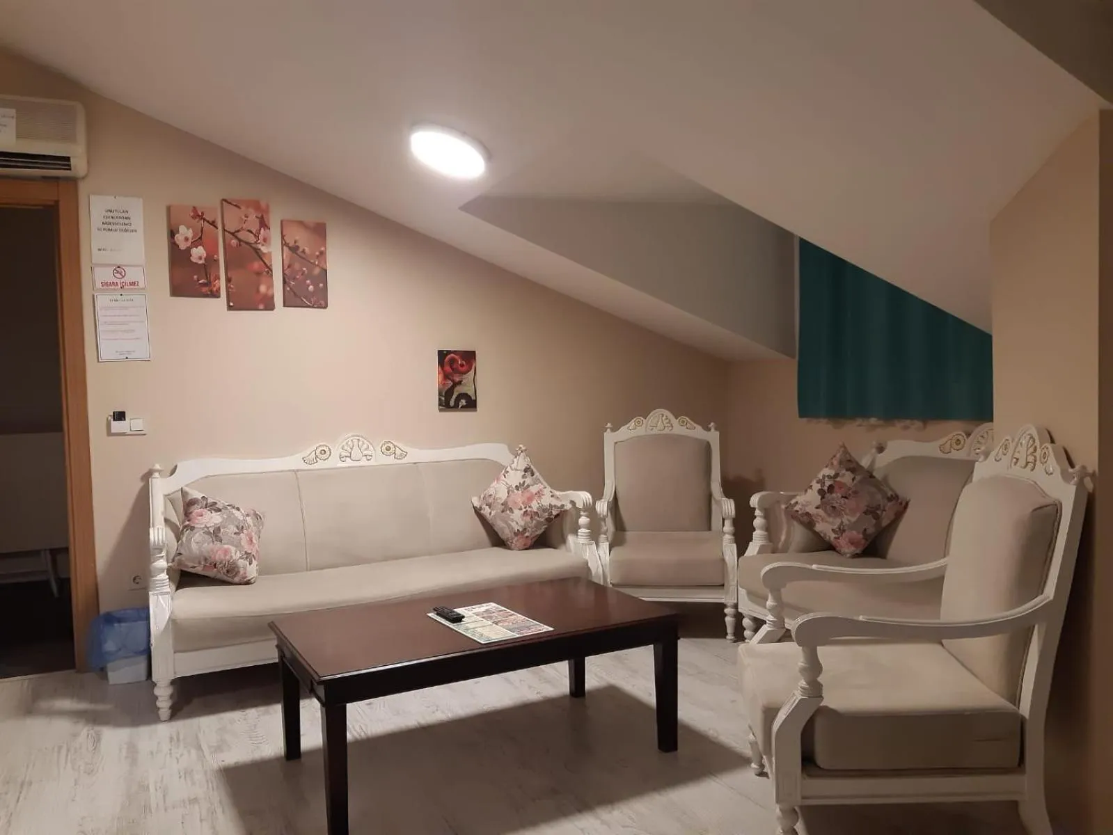 Living room in 216 Turkuaz Suit