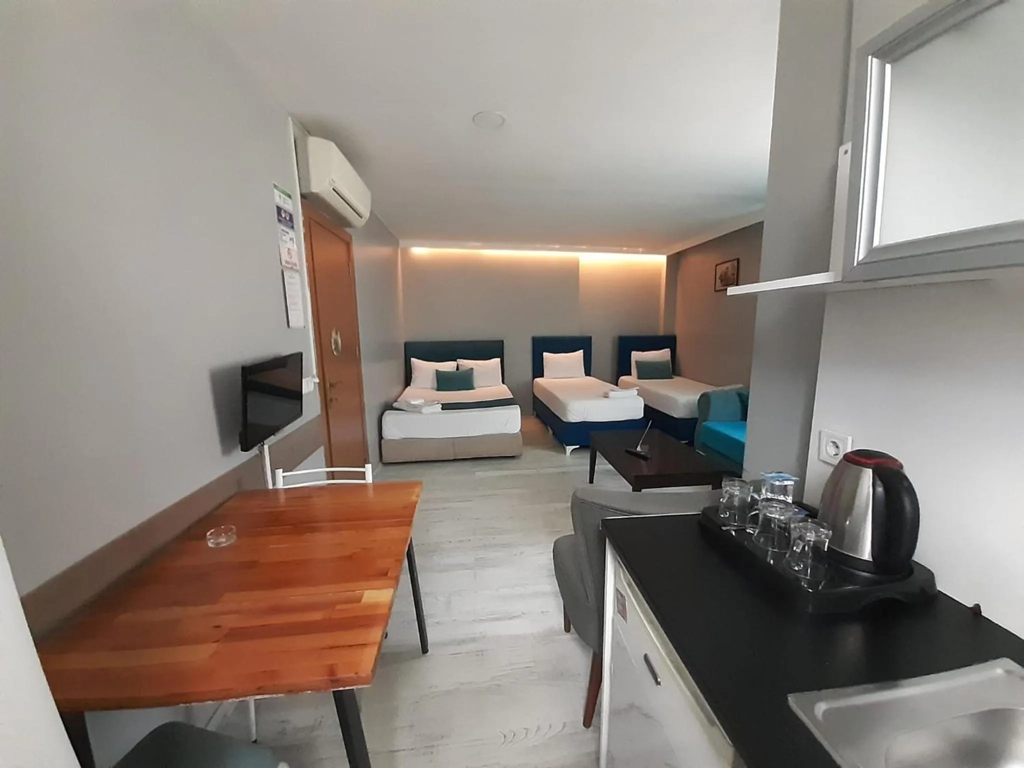 Bed in 216 Turkuaz Suit