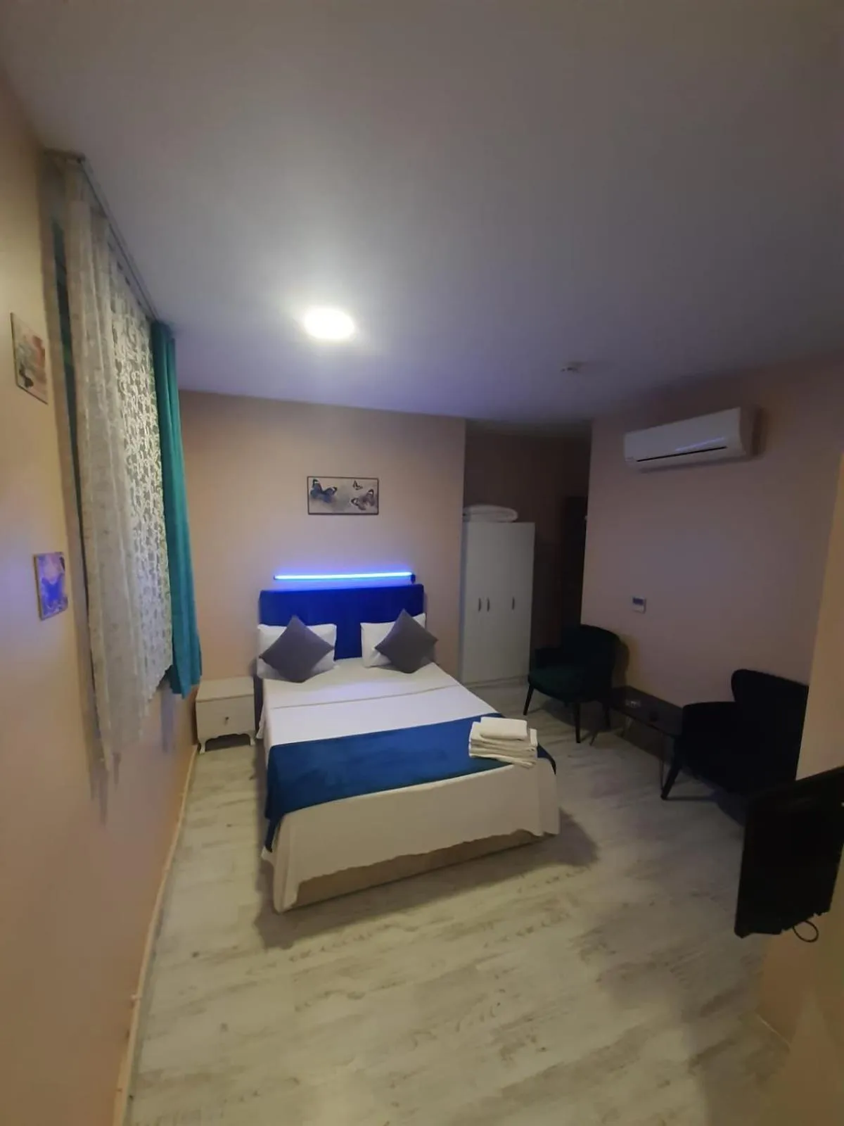 Massage, Bed in 216 Turkuaz Suit