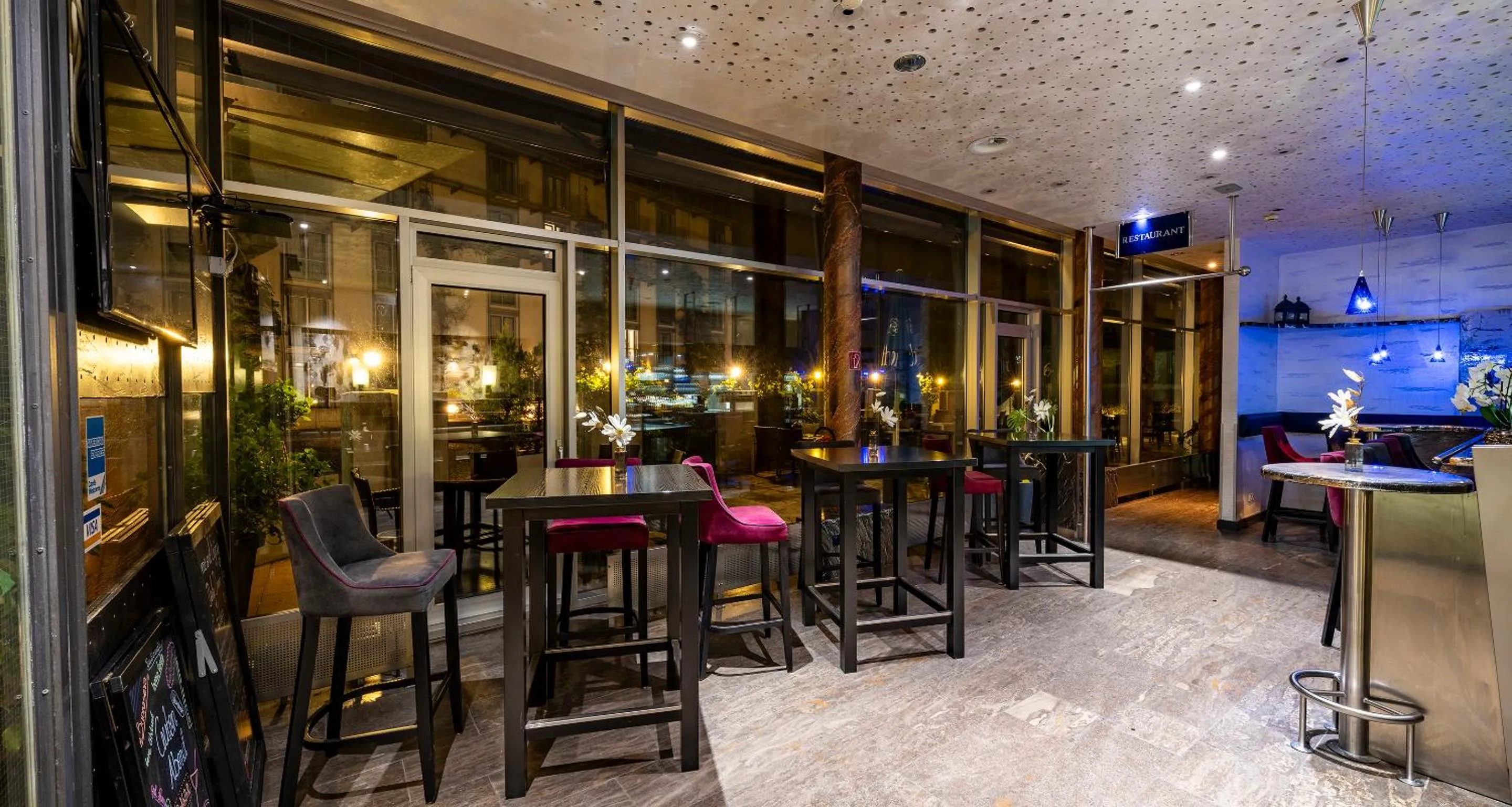 Lounge or bar in PLAZA INN Stuttgart-Ditzingen