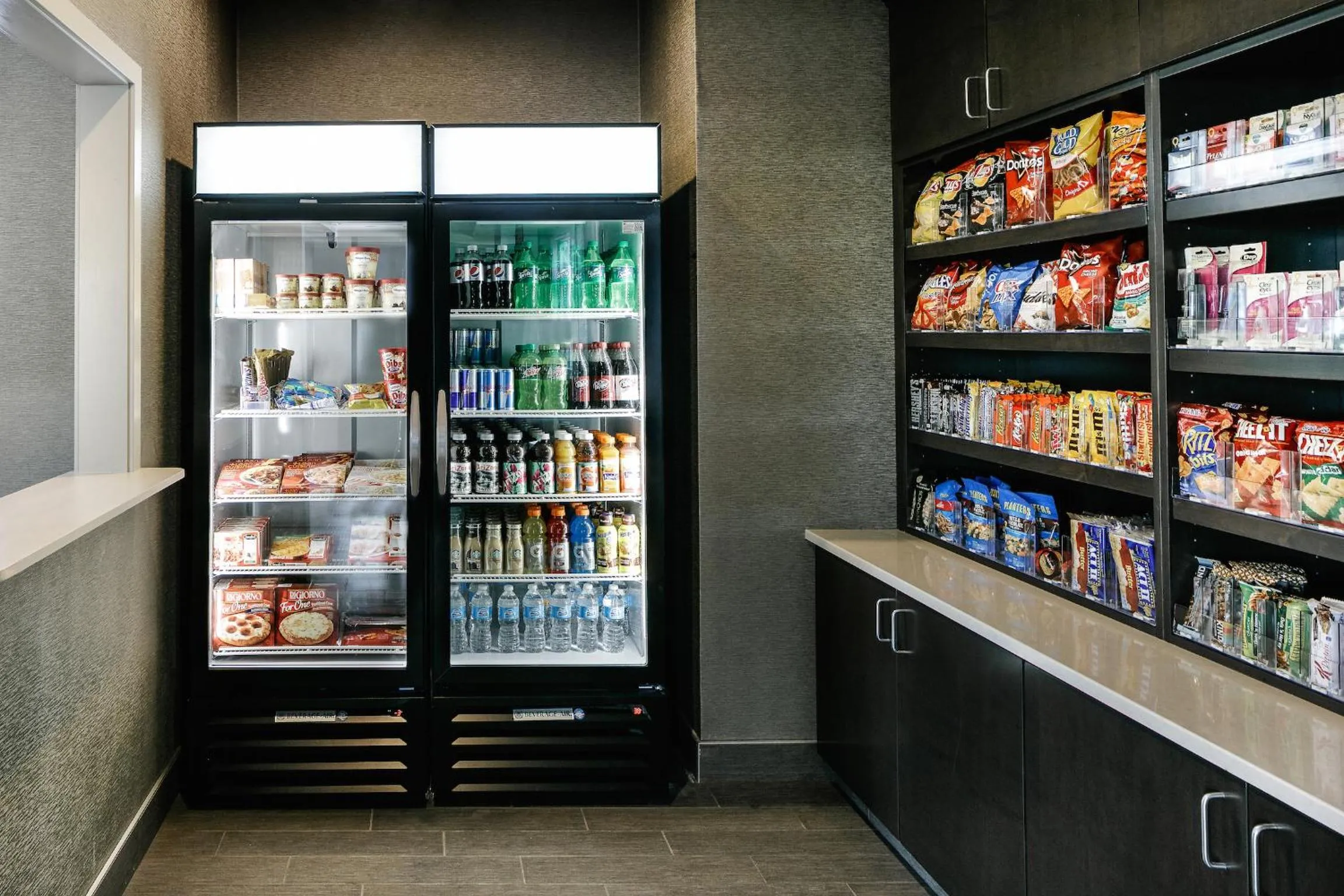 On-site shops in Radisson Hotel & Conference Center Coralville - Iowa City