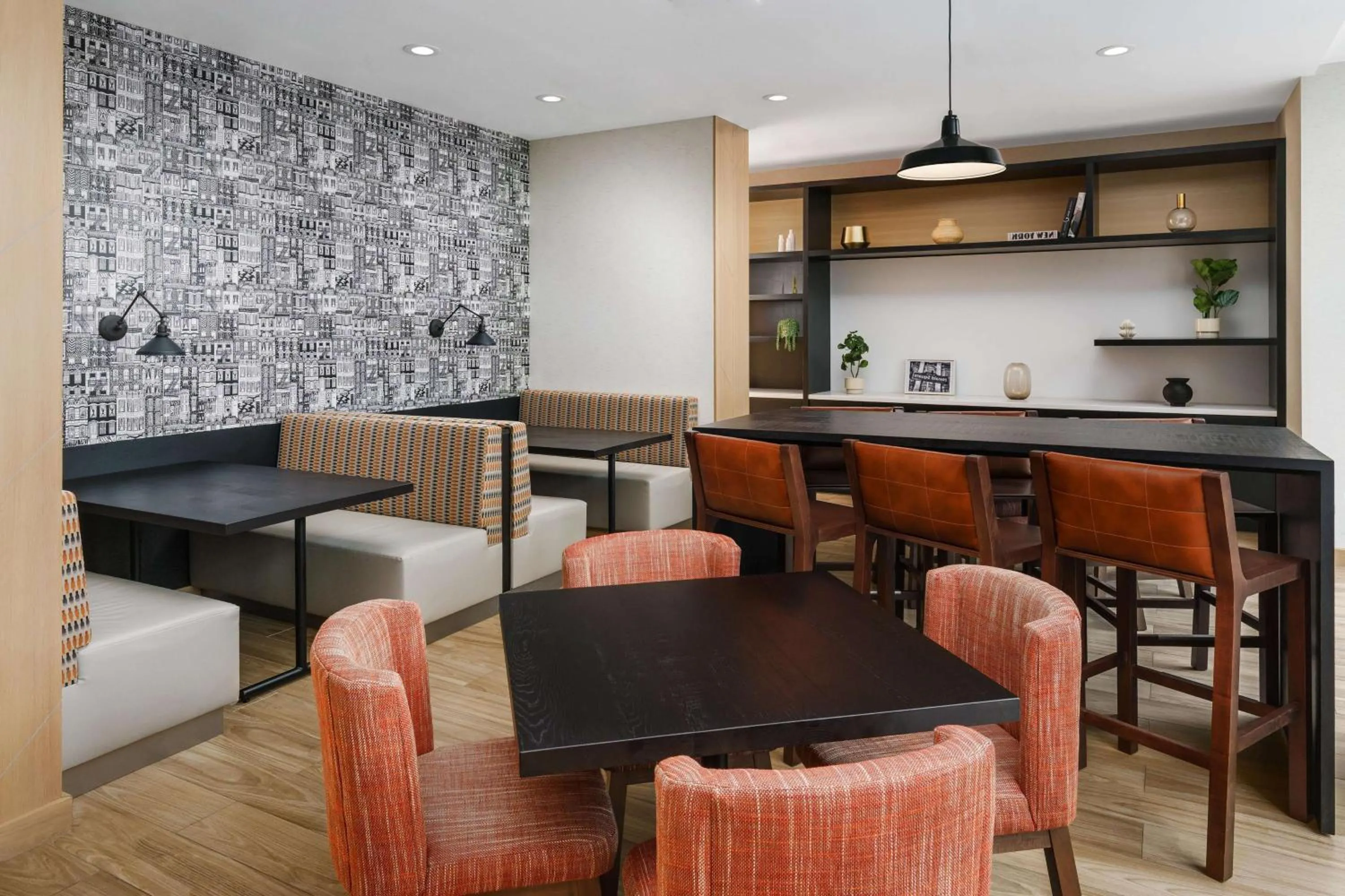 Restaurant/places to eat in Hampton Inn Manhattan-35th St Empire State Bldg