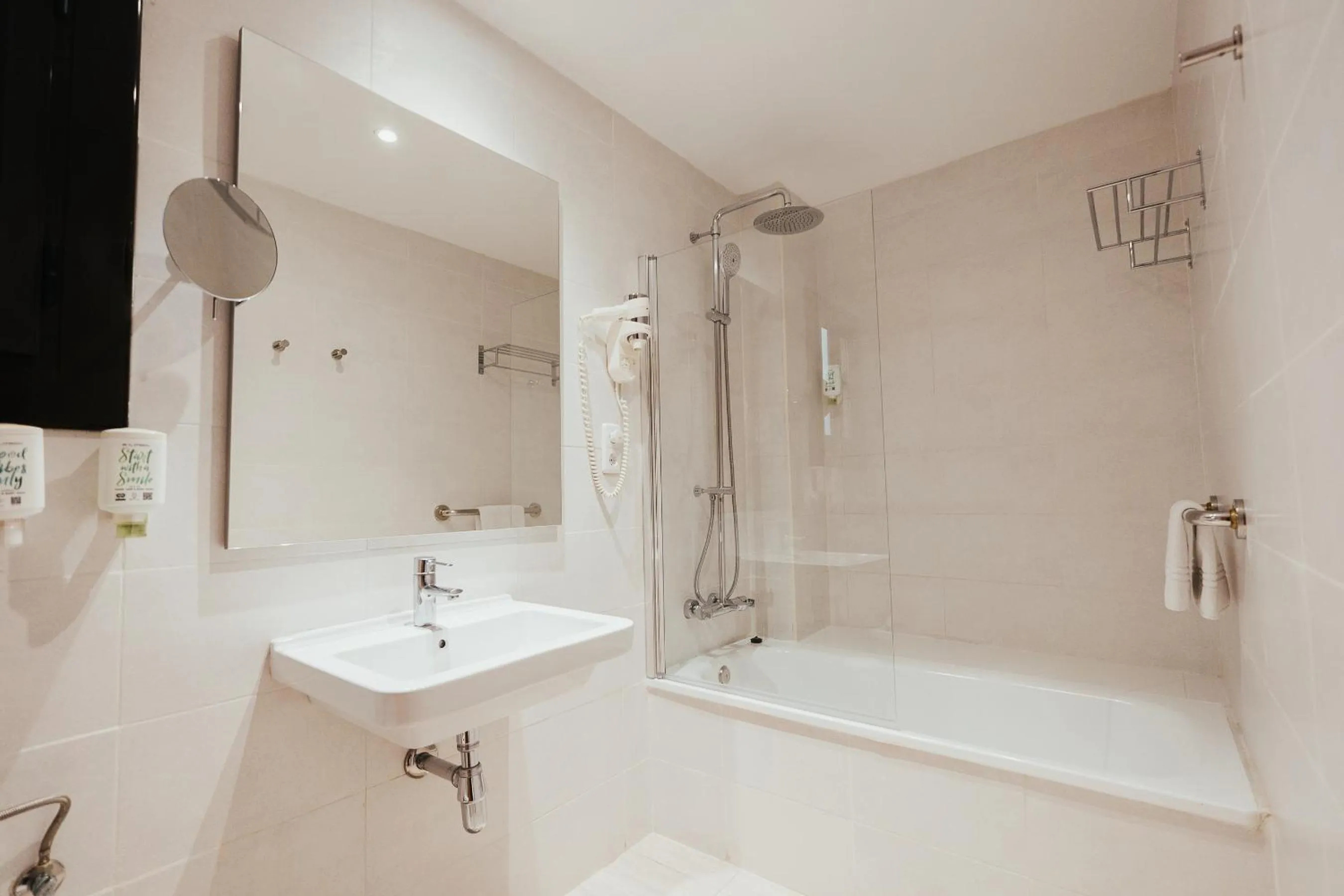 Toilet in Ramblas Apartments