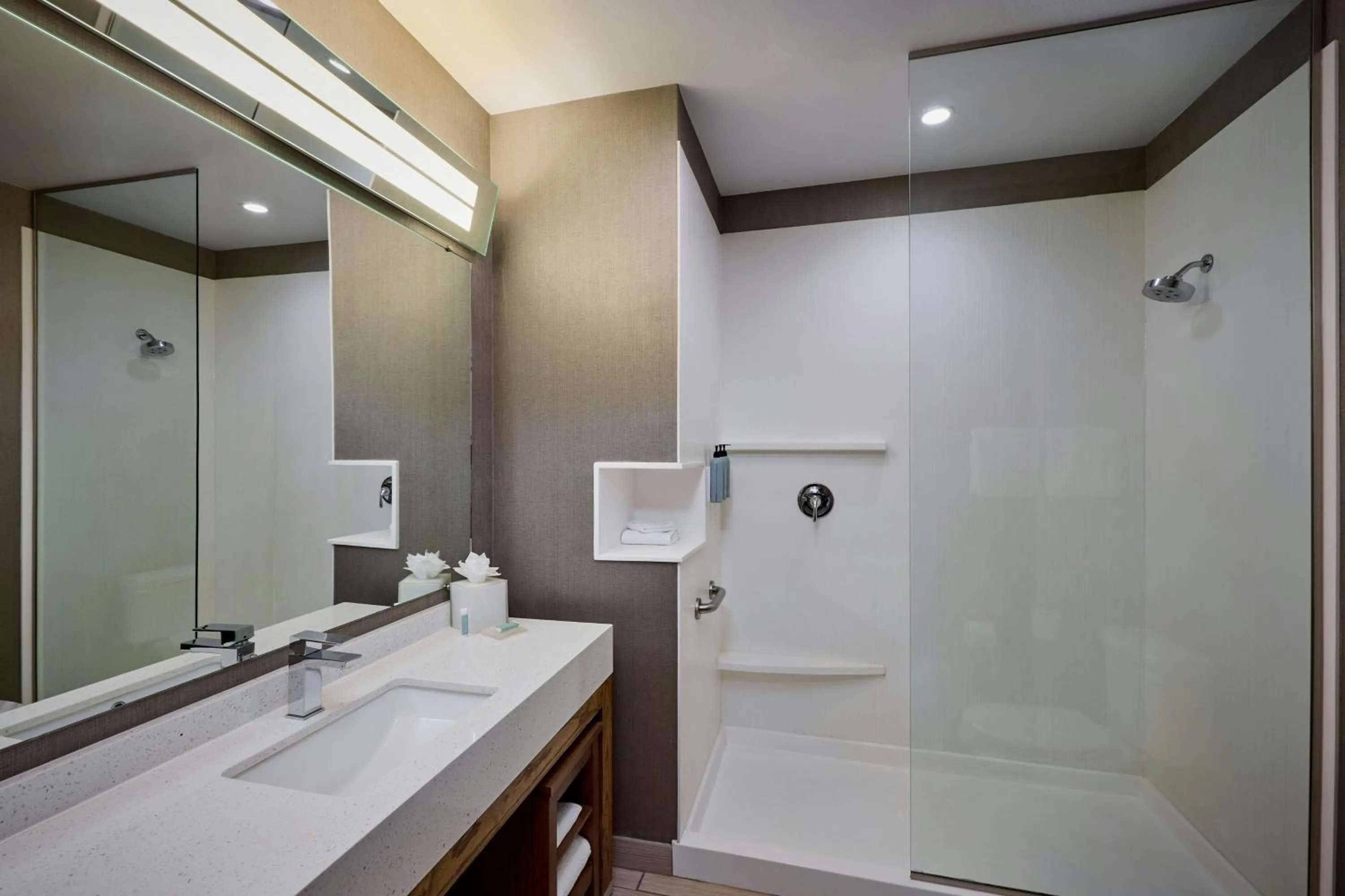 Bathroom in Courtyard by Marriott Denver Southwest/Littleton