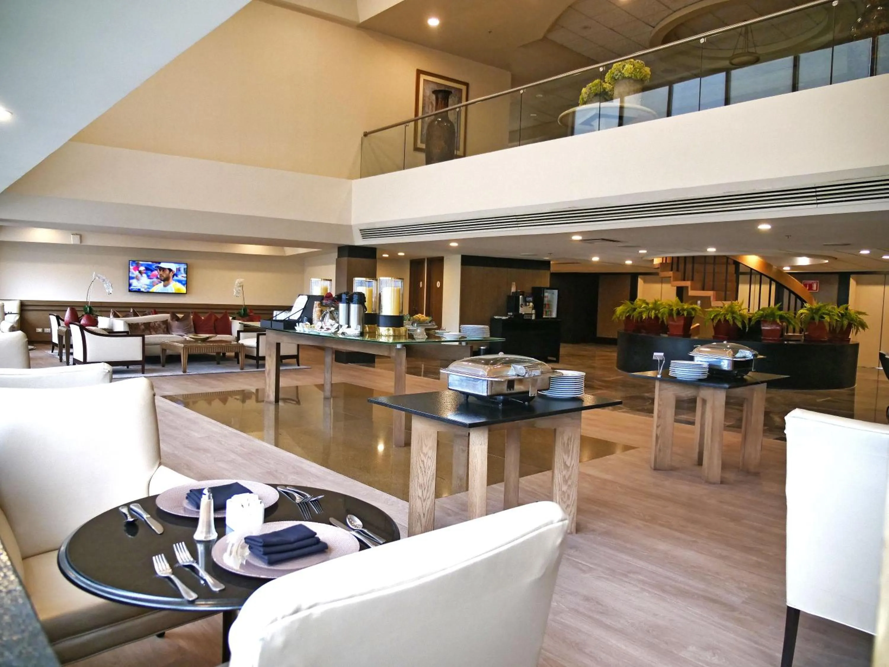 Restaurant/places to eat in MS Milenium Monterrey Curio Collection by Hilton