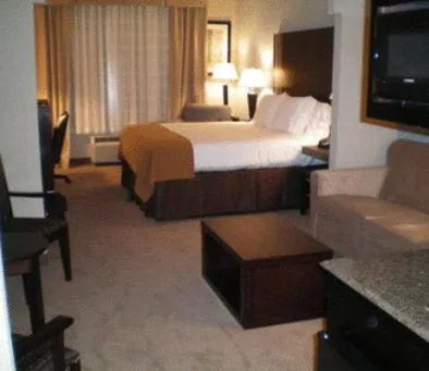 Photo of the whole room, Bed in Holiday Inn Express Hotel & Suites Beaumont Northwest by IHG