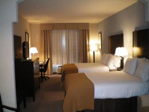 Photo of the whole room, Bed in Holiday Inn Express Hotel & Suites Beaumont Northwest by IHG