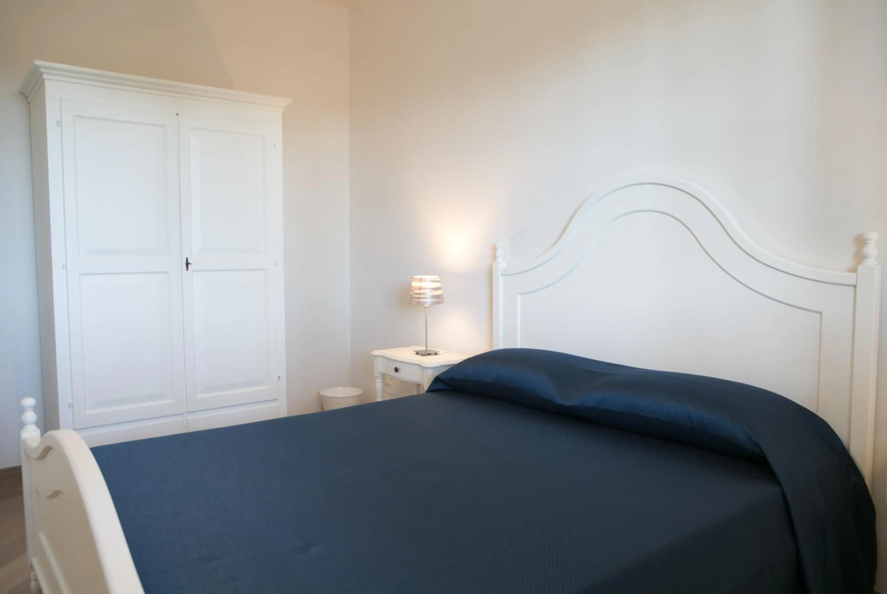 Photo of the whole room, Bed in Le Duchesse