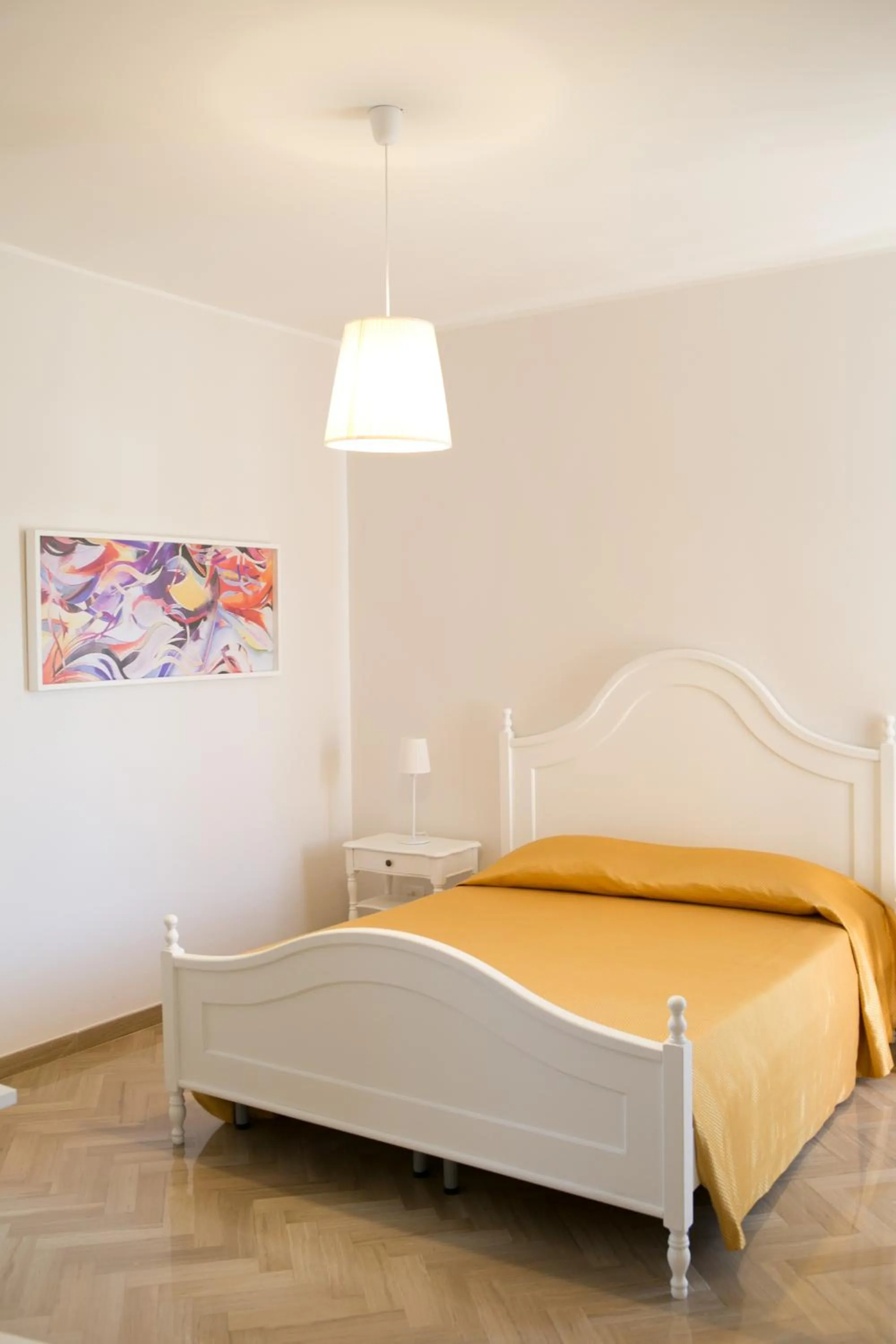 Photo of the whole room, Bed in Le Duchesse