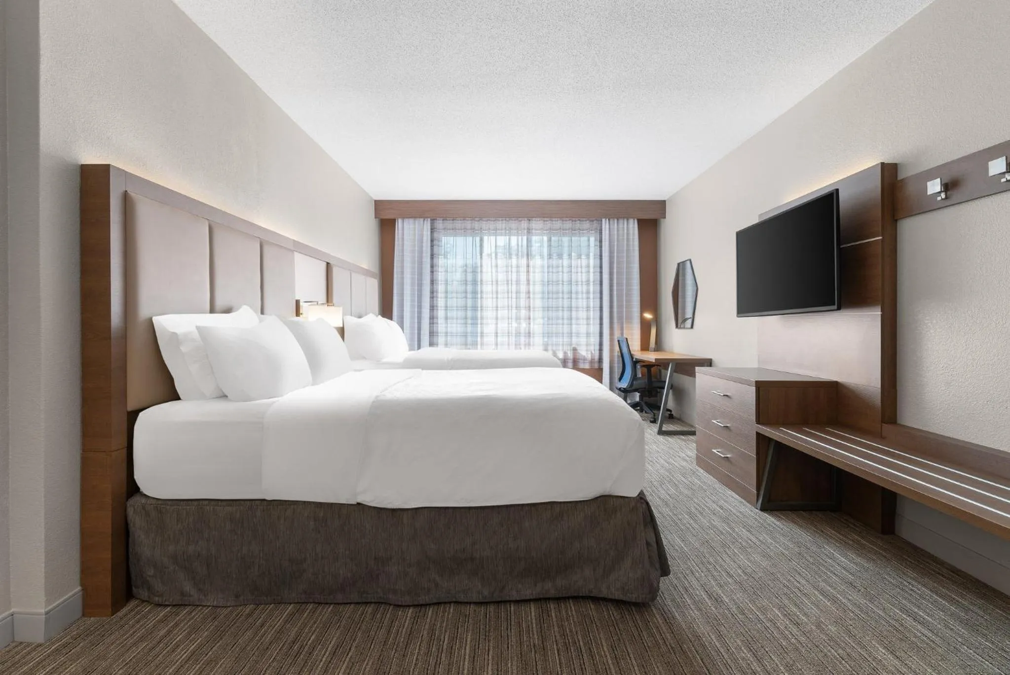 Photo of the whole room, Bed in Holiday Inn Express Hotel & Suites Coralville by IHG
