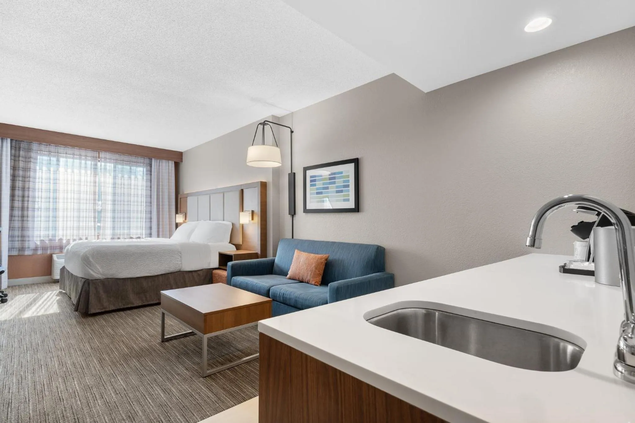 Photo of the whole room, Bed in Holiday Inn Express Hotel & Suites Coralville by IHG