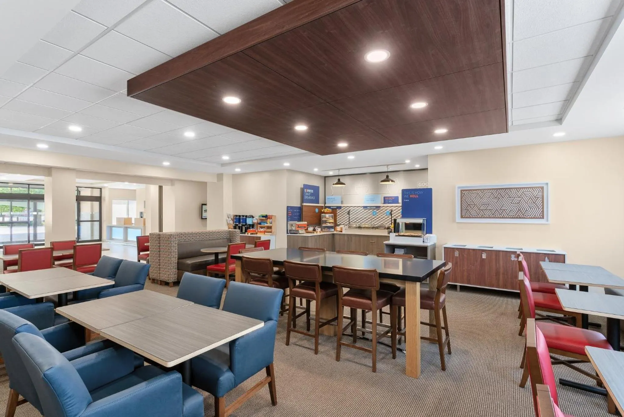 Breakfast in Holiday Inn Express Hotel & Suites Coralville by IHG