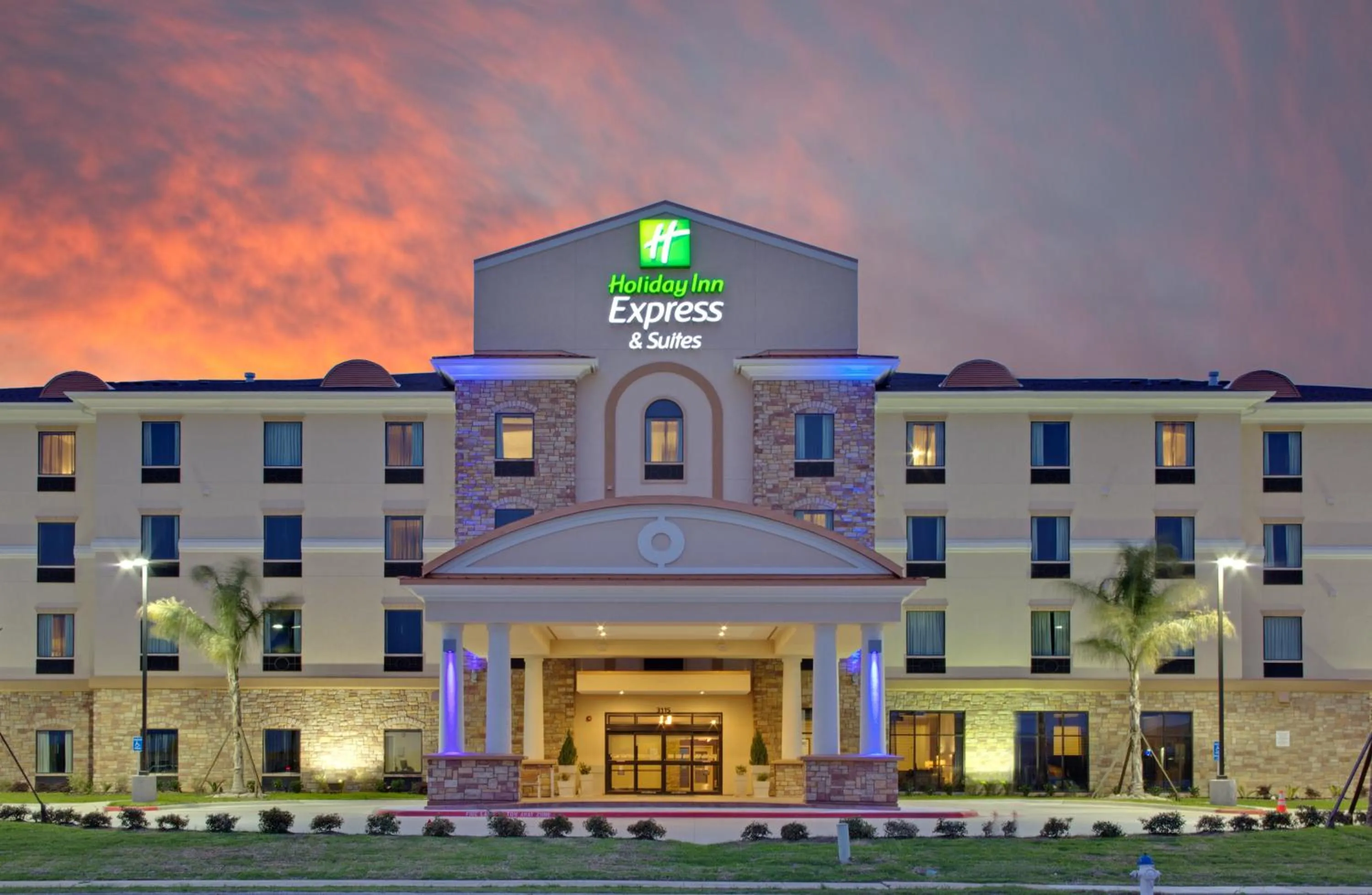Property Building in Holiday Inn Express Hotel & Suites Port Arthur