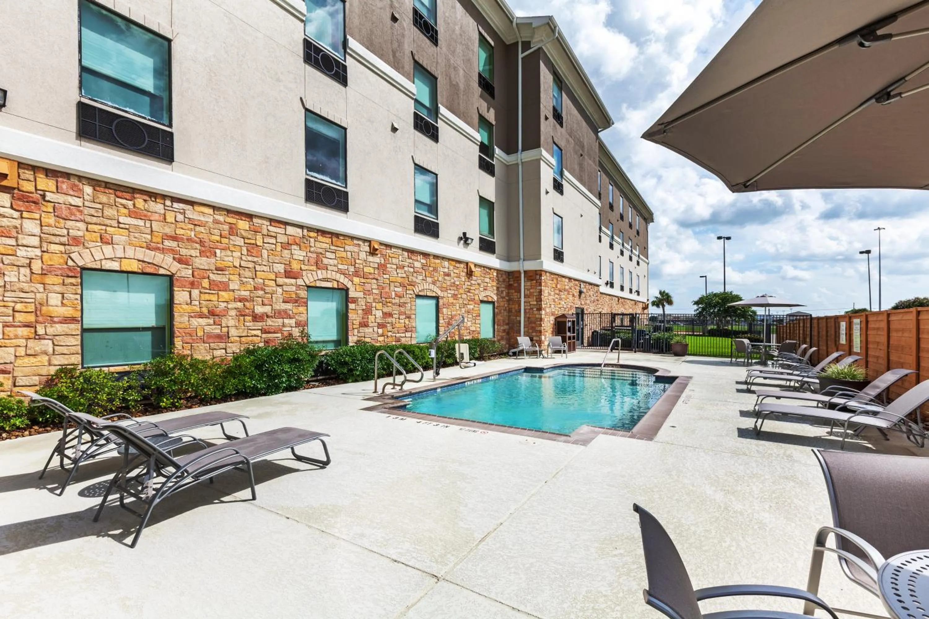 Swimming Pool in Holiday Inn Express Hotel & Suites Port Arthur