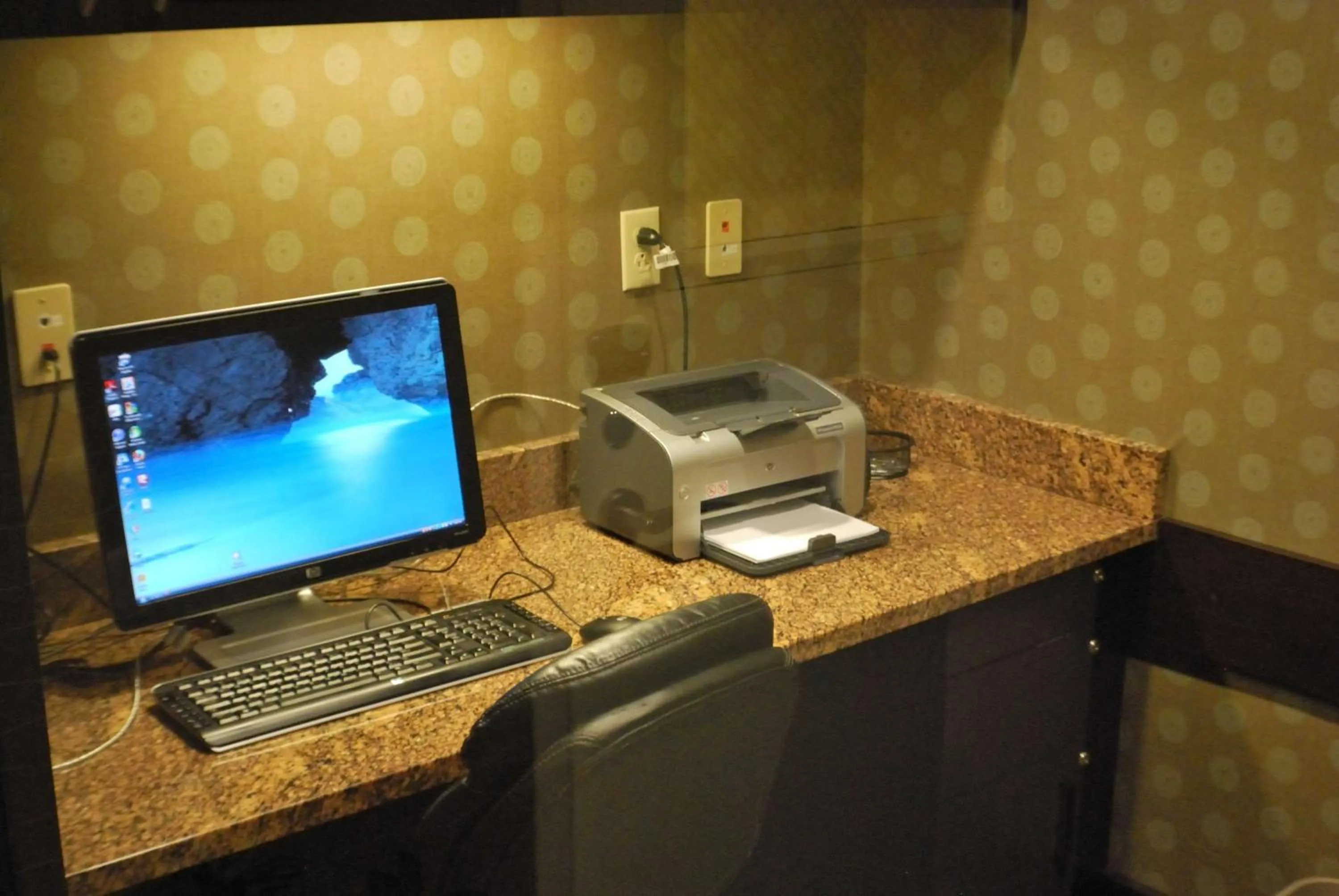 Business facilities in Hampton Inn & Suites Nashville at Opryland