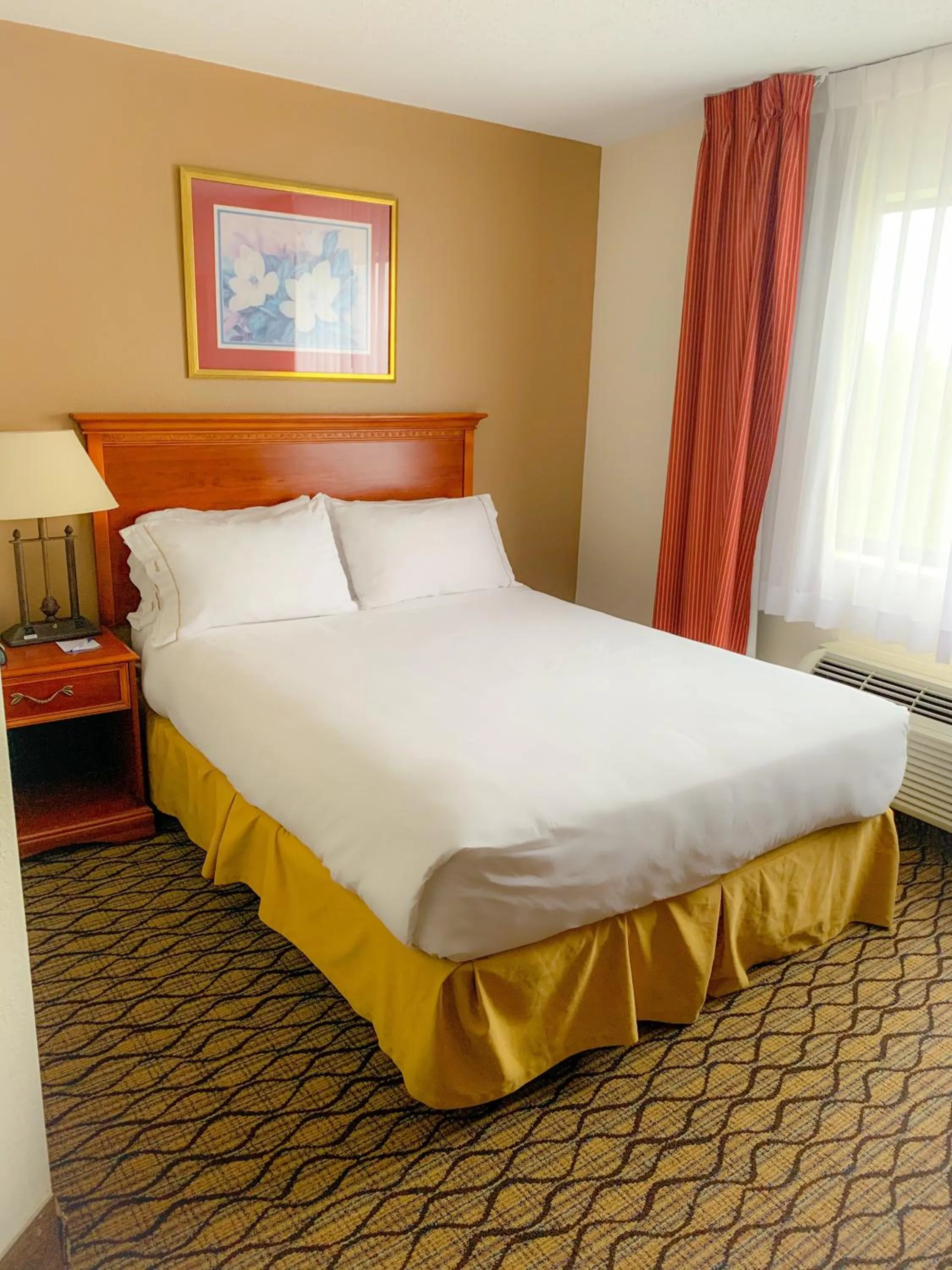 Bedroom, Bed in Baymont by Wyndham Chelsea