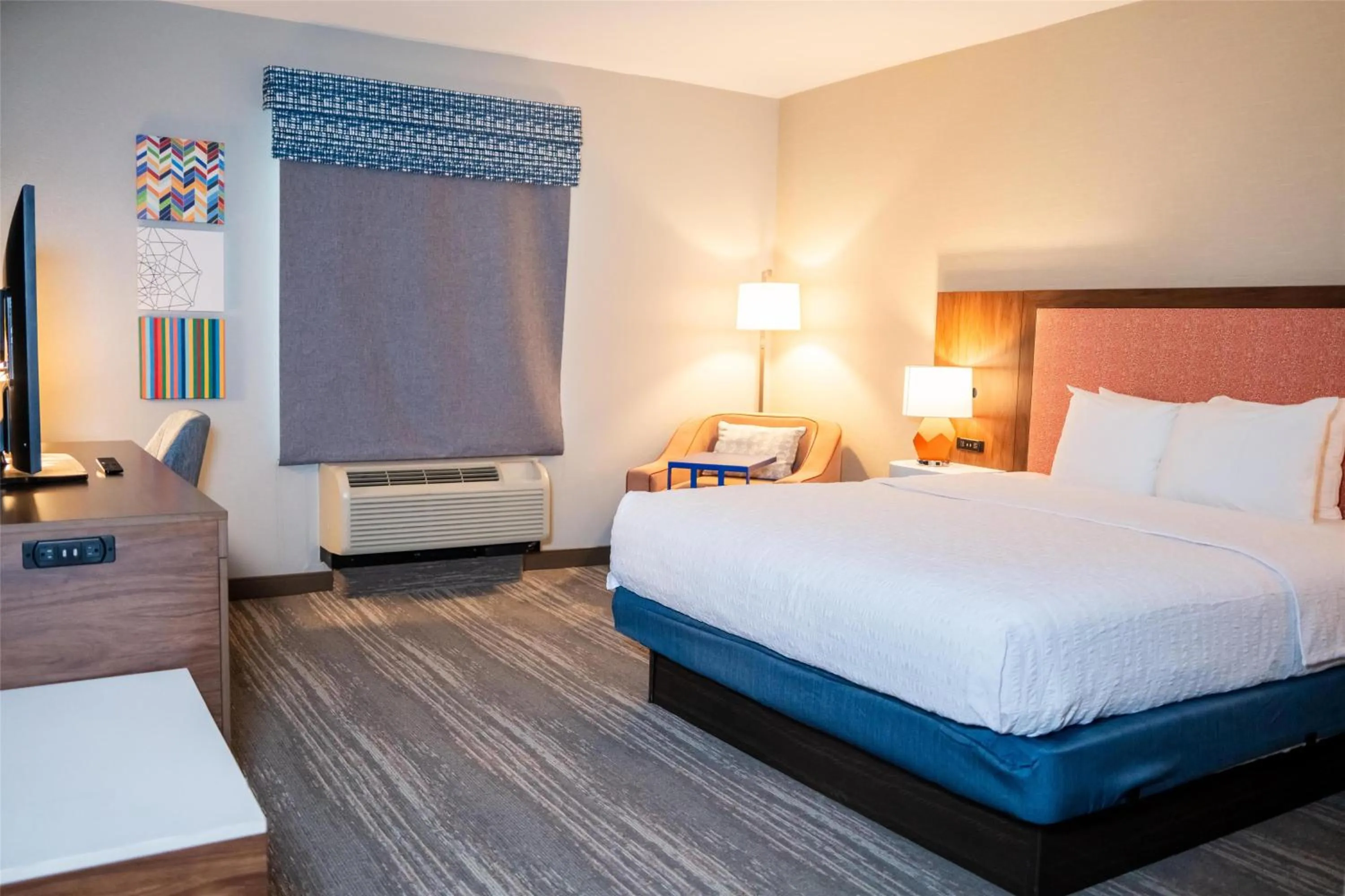 Bed in Hampton Inn Gonzales