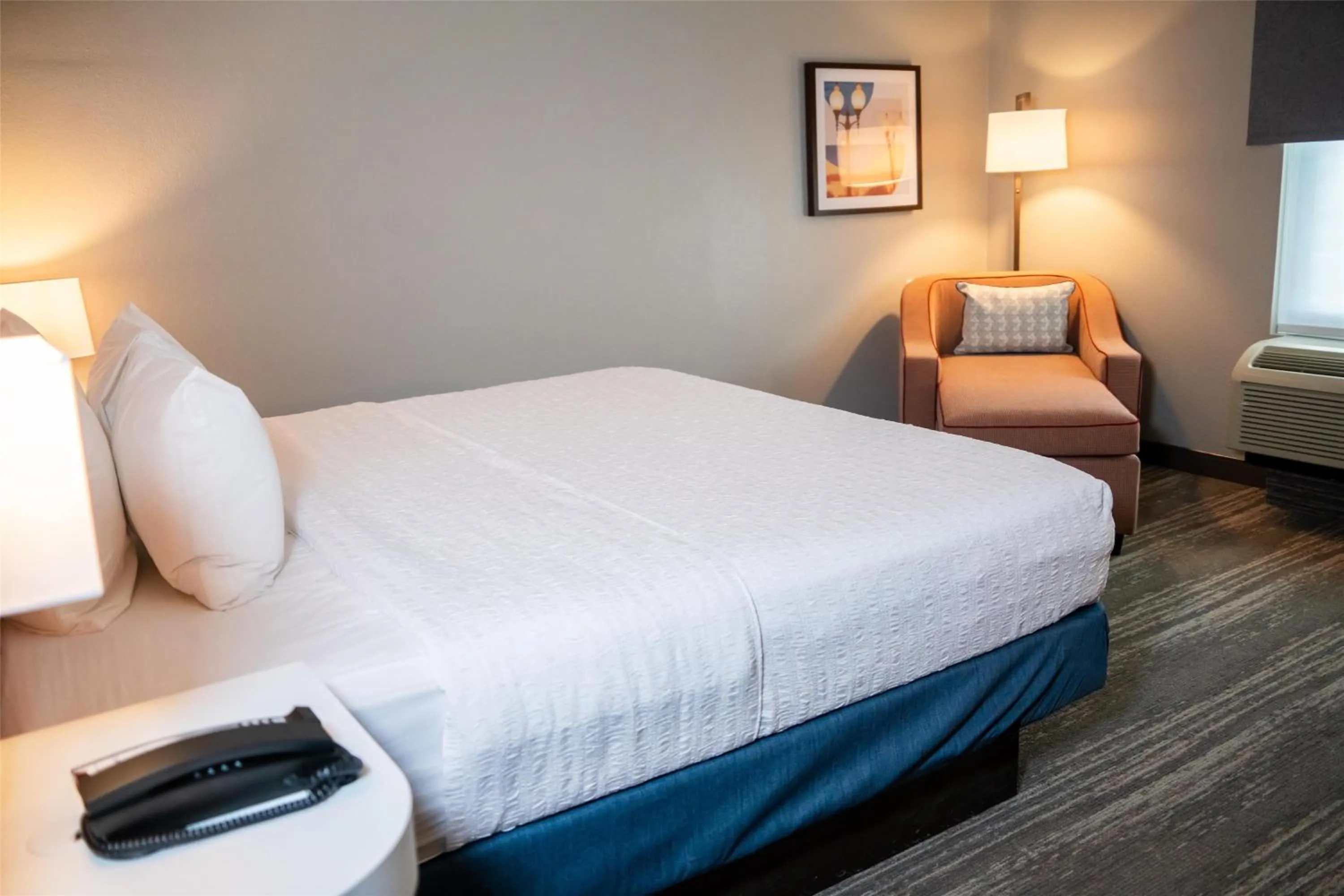 Bed in Hampton Inn Gonzales