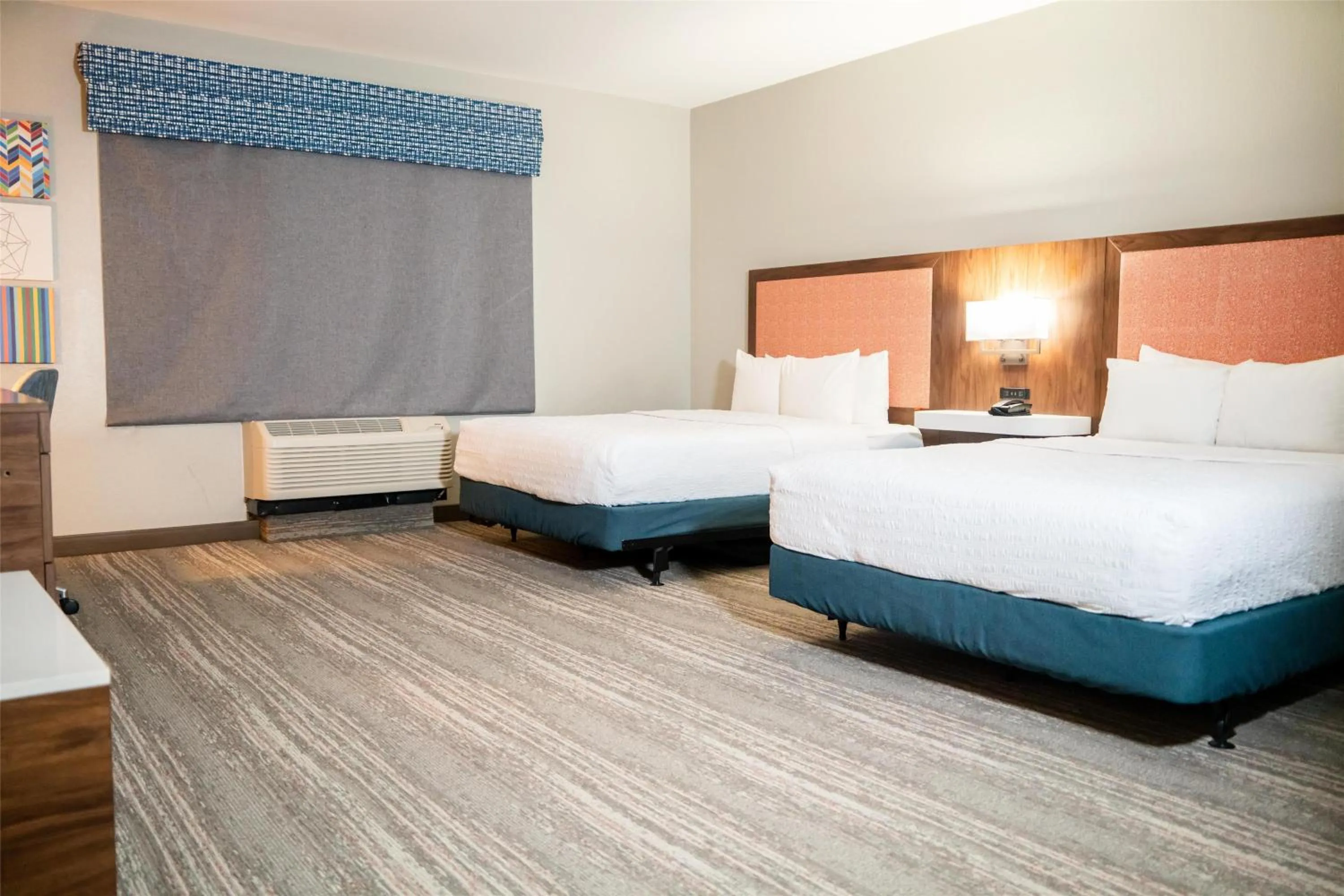 Bed in Hampton Inn Gonzales