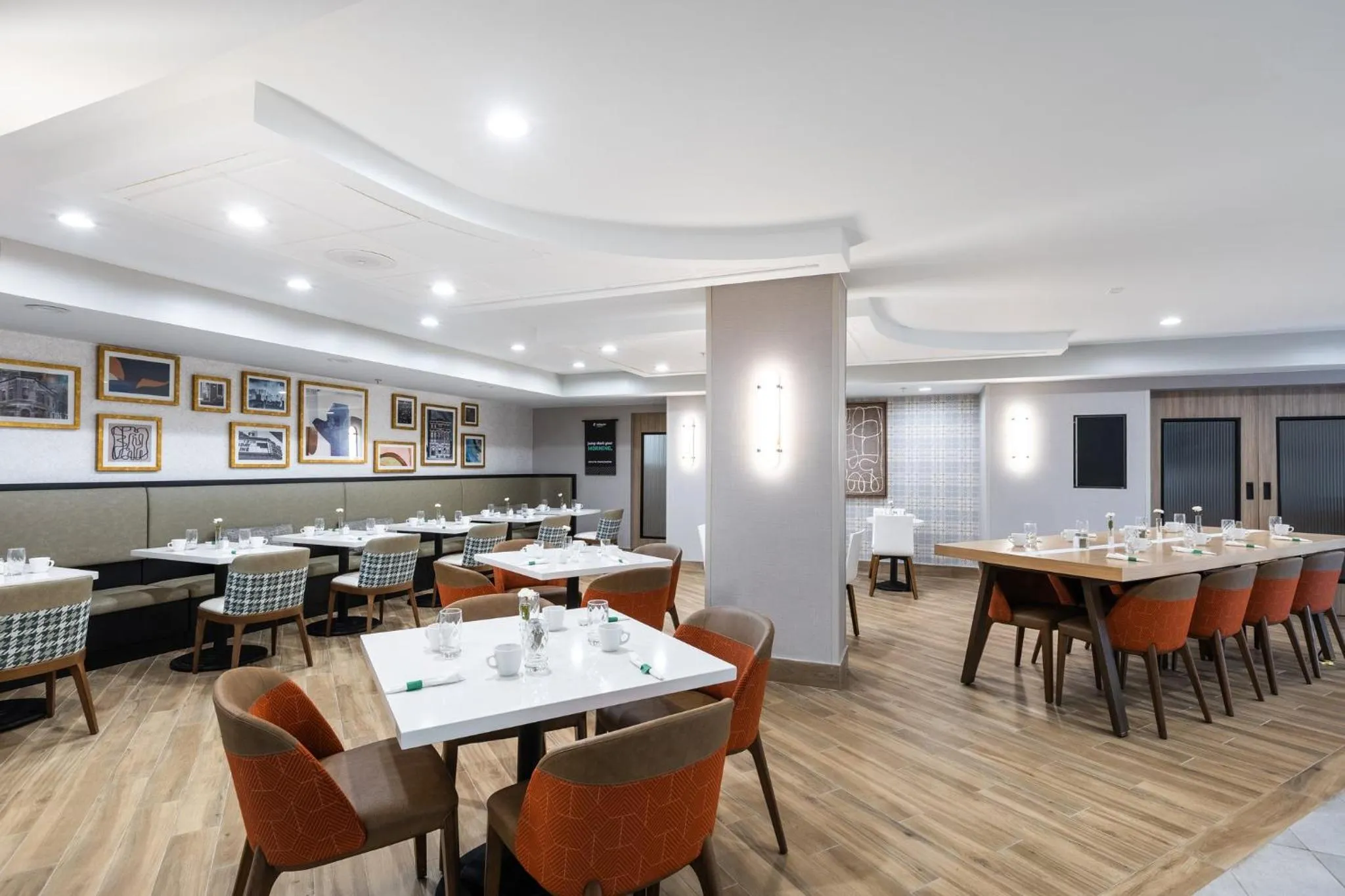 Restaurant/places to eat in Holiday Inn Anderson by IHG