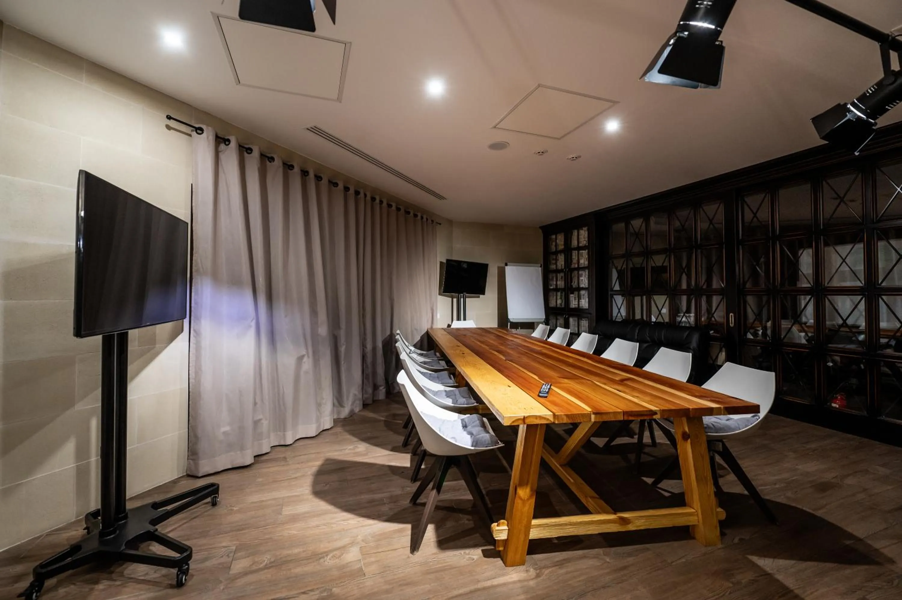 Library in Wall Street - Maestro