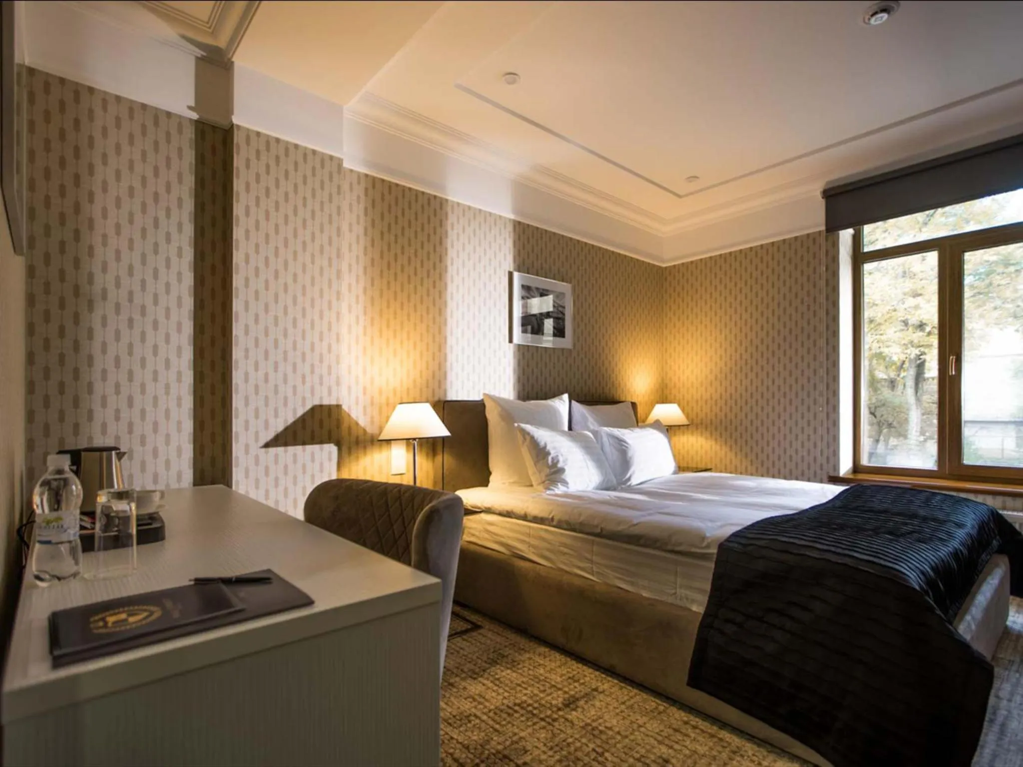 Bed in Wall Street - Maestro