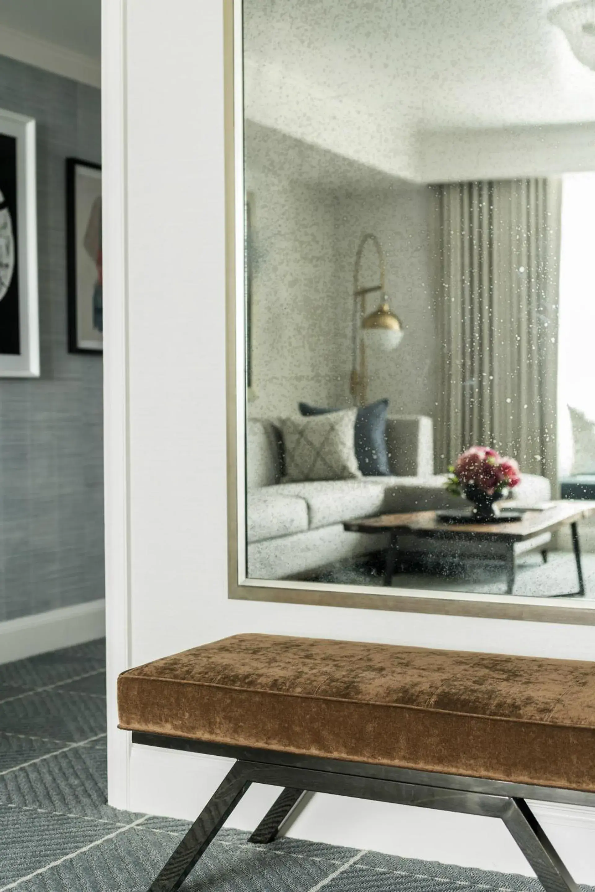 Superior Executive Accessible Suite in Four Seasons Hotel San Francisco Superior Executive Accessible Suite in Four Seasons Hotel San Francisco