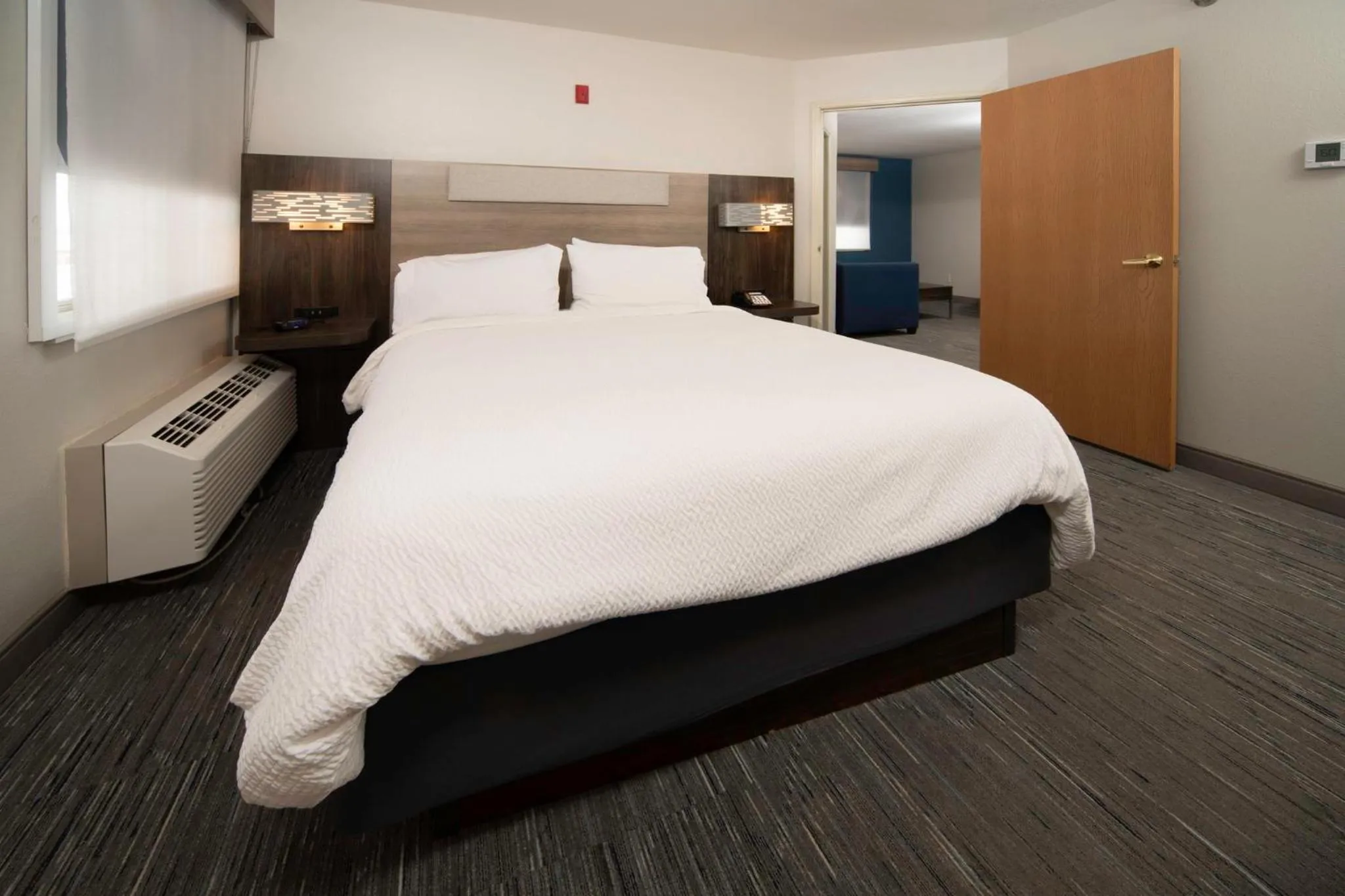 Photo of the whole room, Bed in Holiday Inn Express - Canyon by IHG