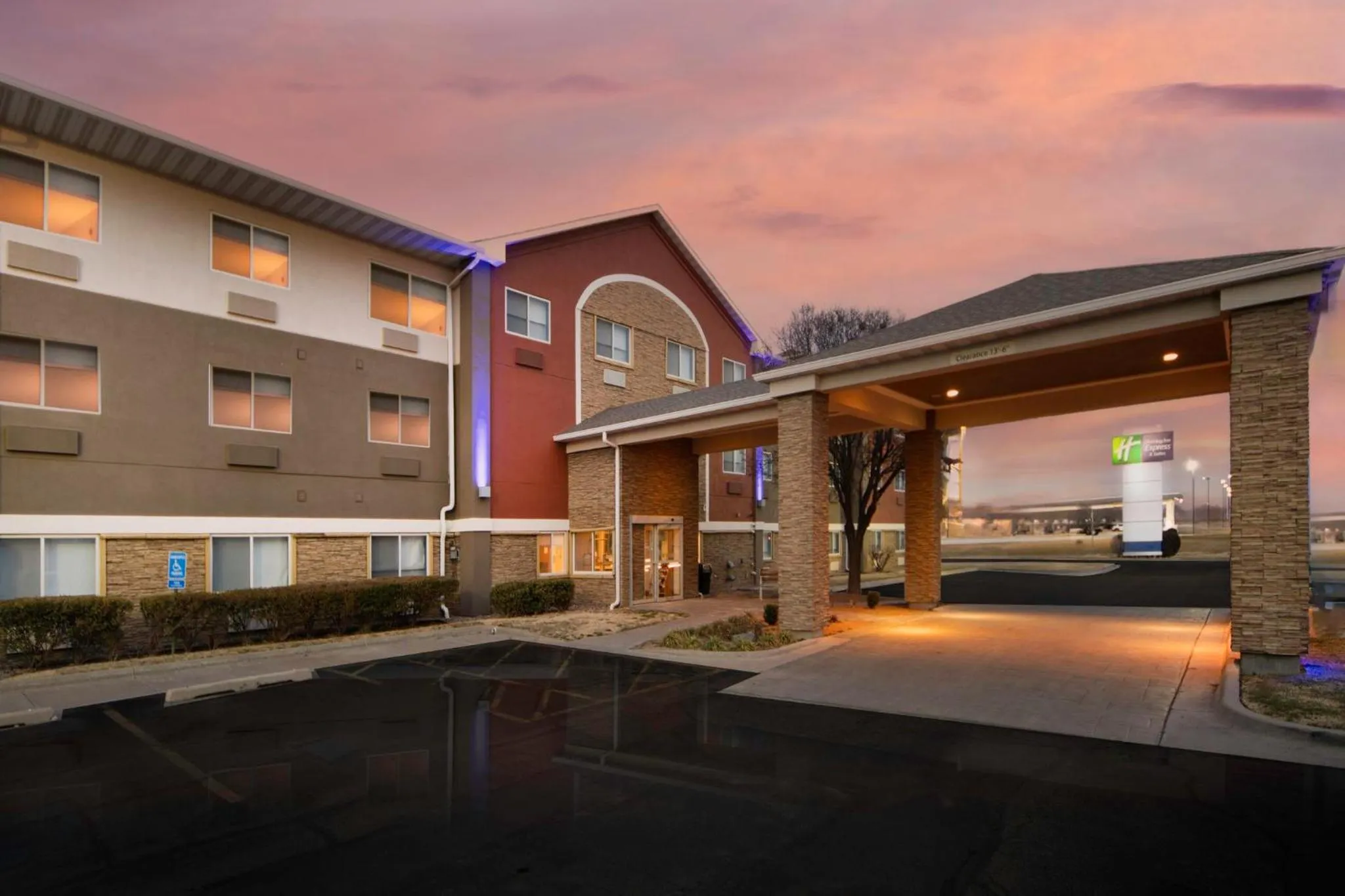 Property building in Holiday Inn Express - Canyon by IHG