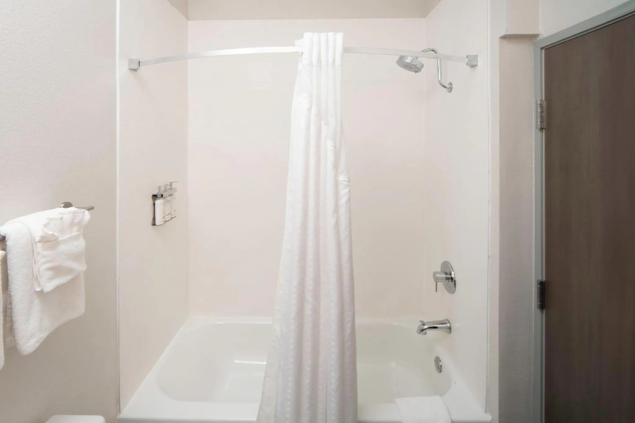 Bathroom in Holiday Inn Express - Canyon by IHG