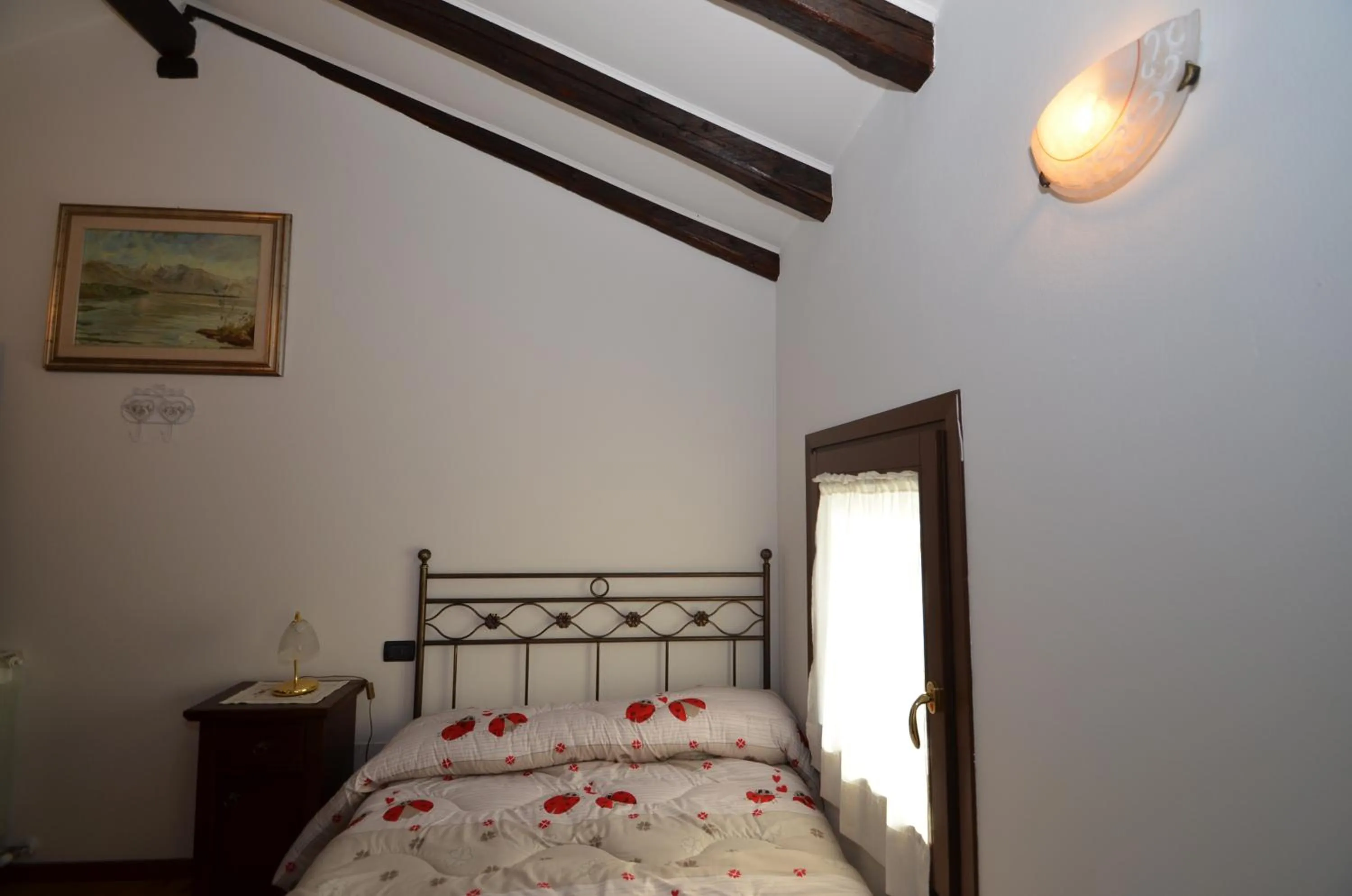 Bed in Chiaro di Luna